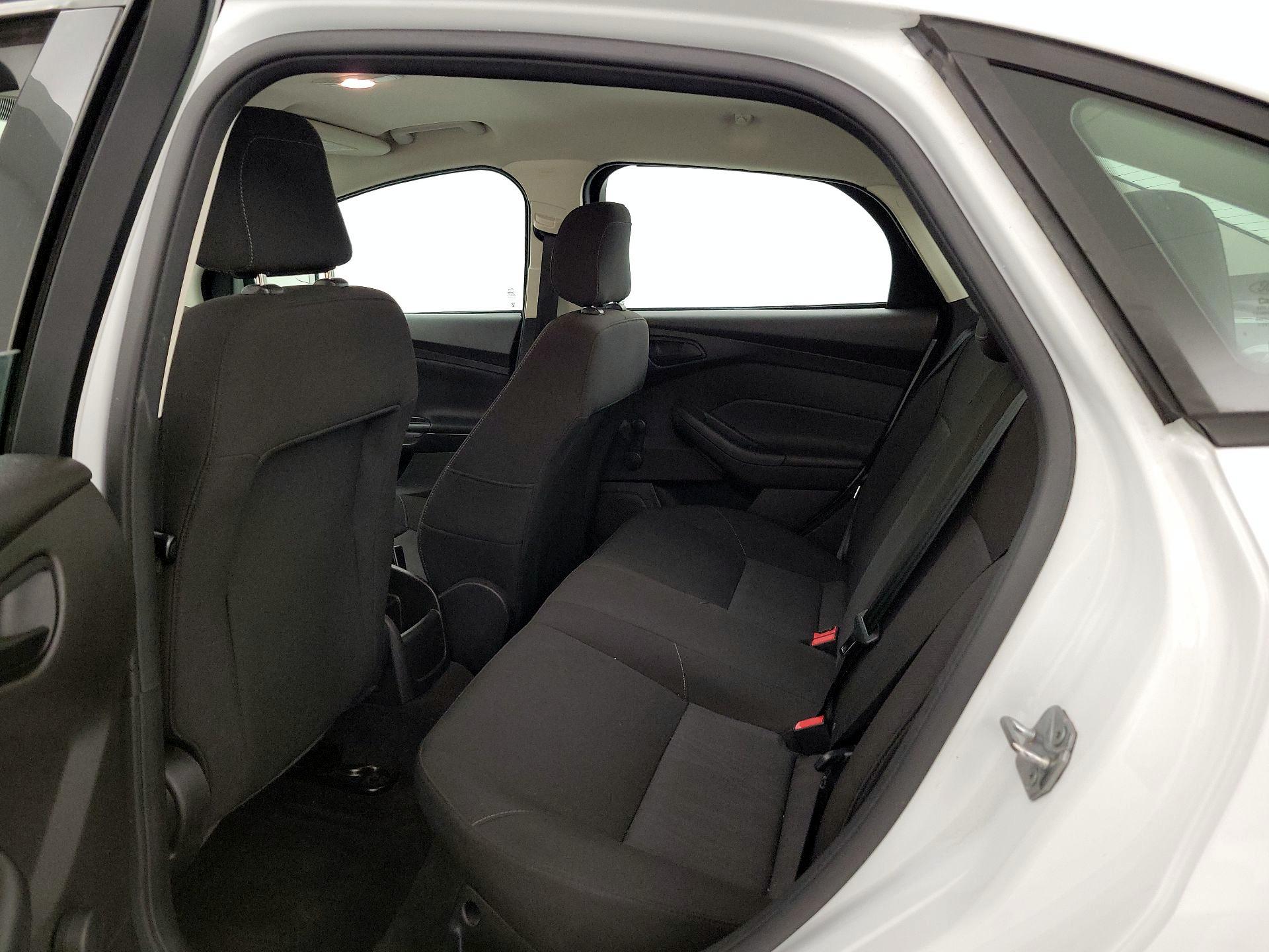 Thumbnail: 2016 Ford Focus - 18