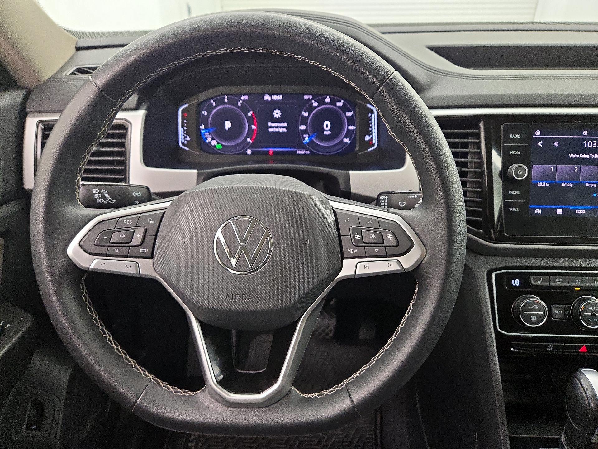 Thumbnail: 2023 Volkswagen Atlas - 10