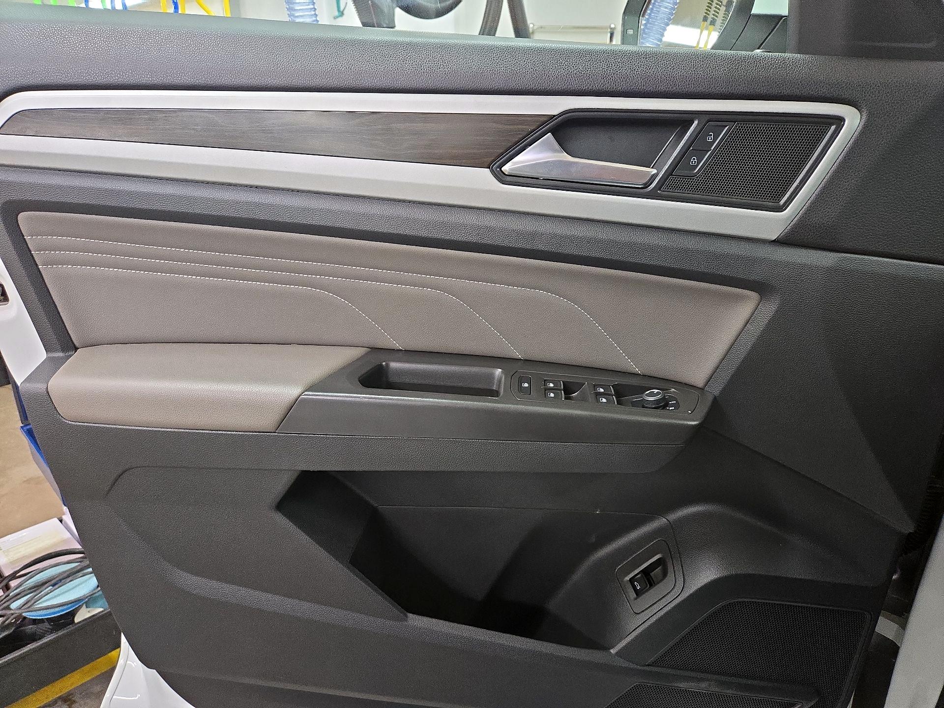 Thumbnail: 2023 Volkswagen Atlas - 12