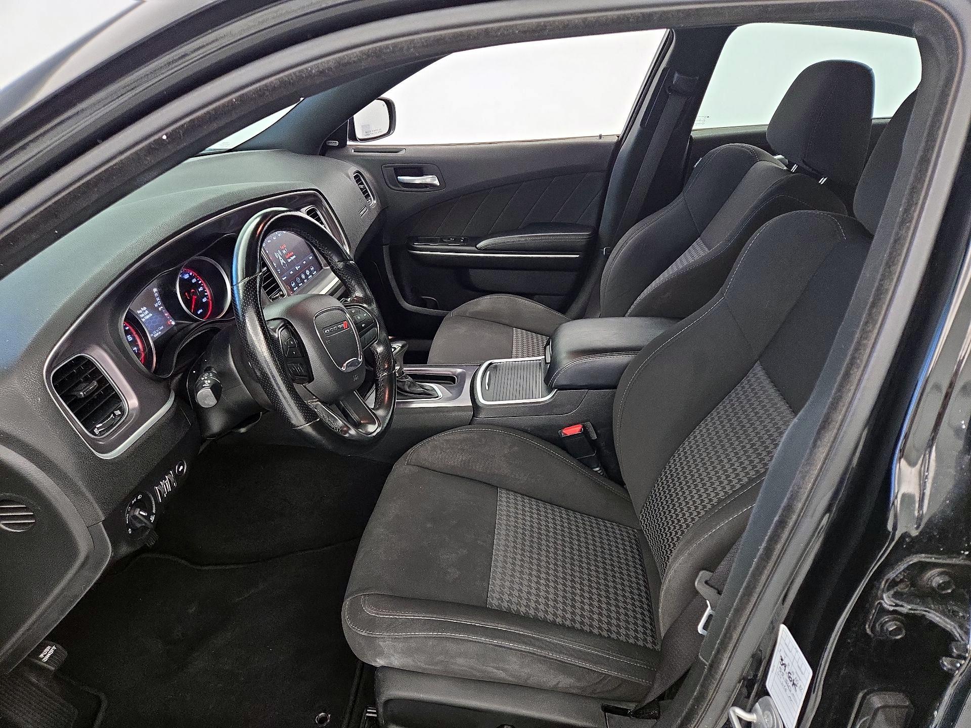 Thumbnail: 2021 Dodge Charger - 11