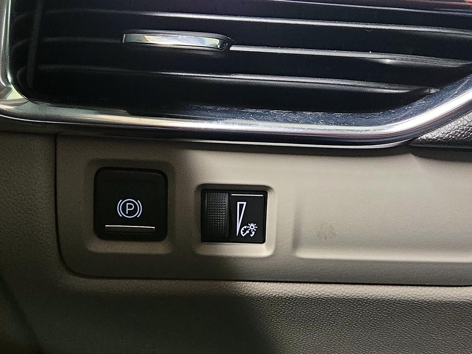 Thumbnail: 2021 Cadillac XT4 - 13