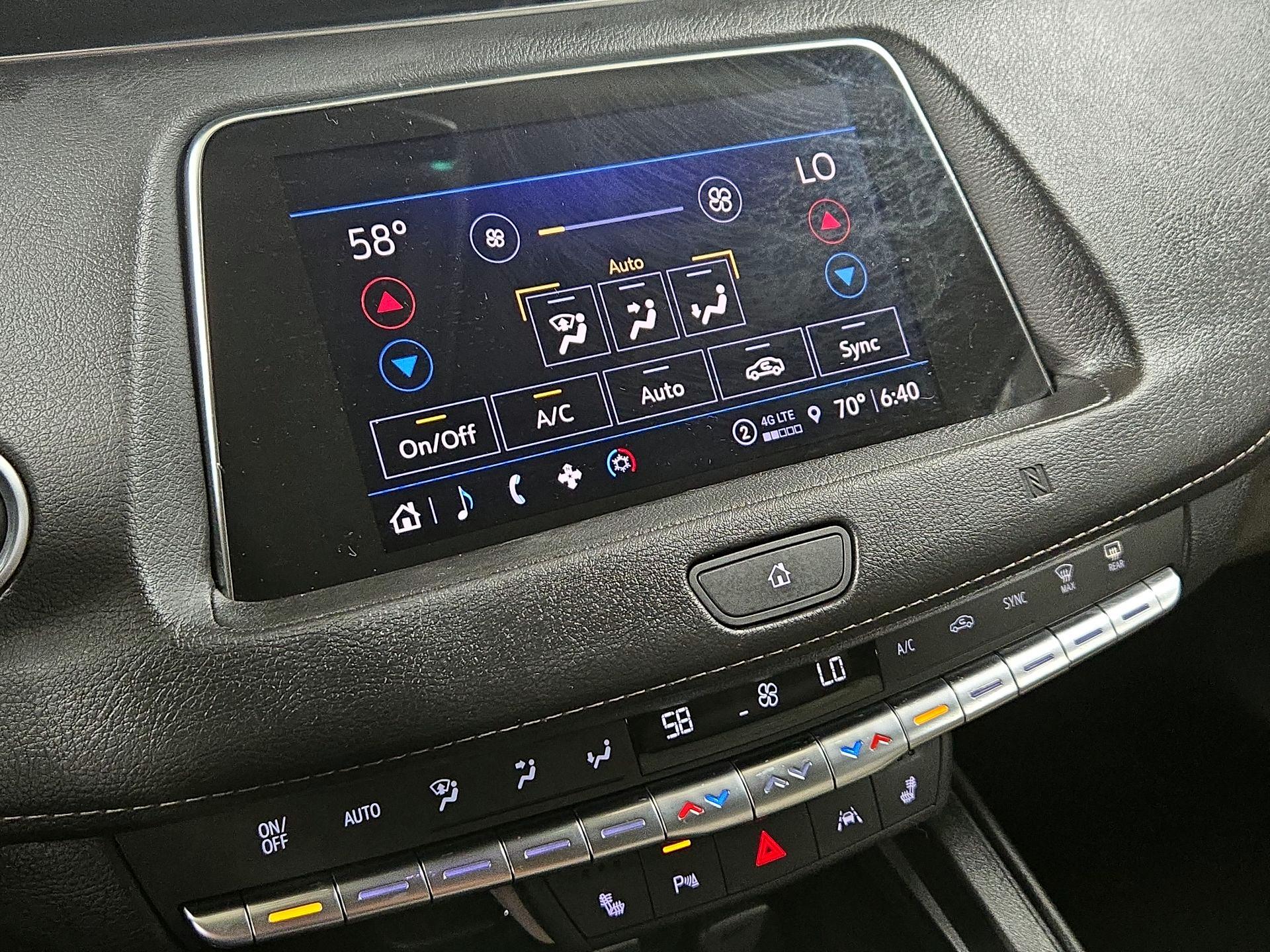 Thumbnail: 2021 Cadillac XT4 - 16