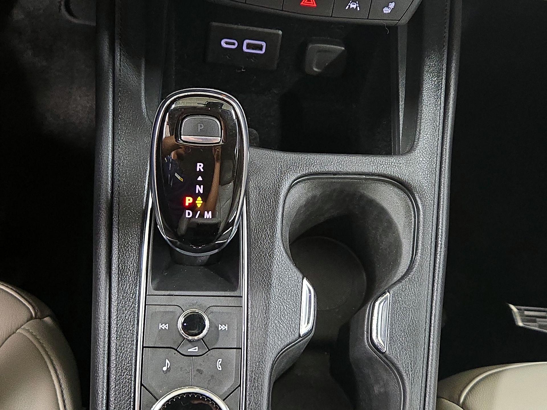 Thumbnail: 2021 Cadillac XT4 - 17