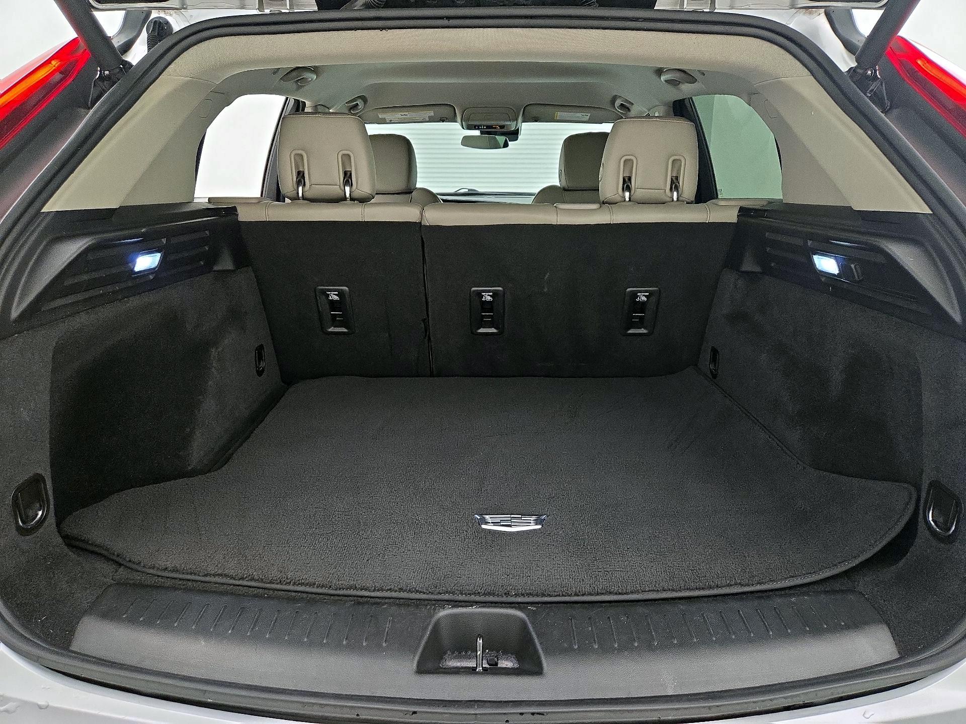 Thumbnail: 2021 Cadillac XT4 - 20