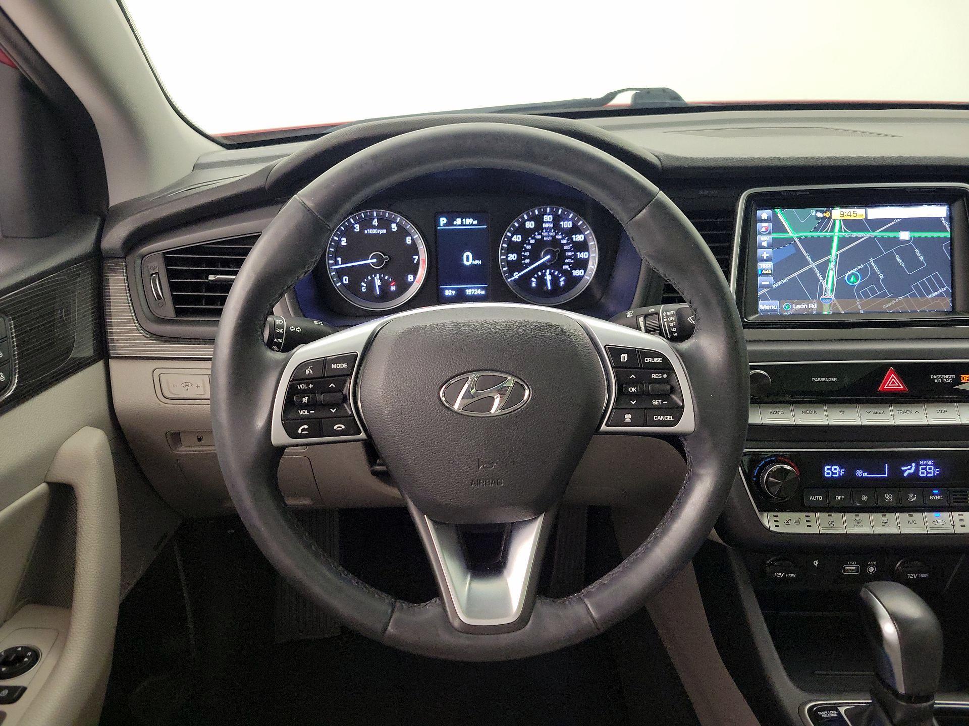 Thumbnail: 2019 Hyundai Sonata - 10