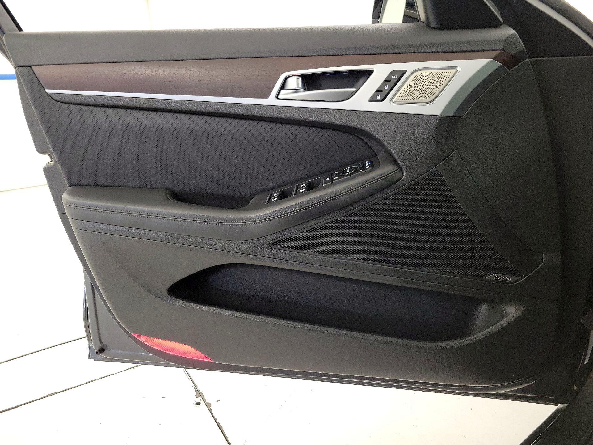 Thumbnail: 2020 Genesis G80 - 12