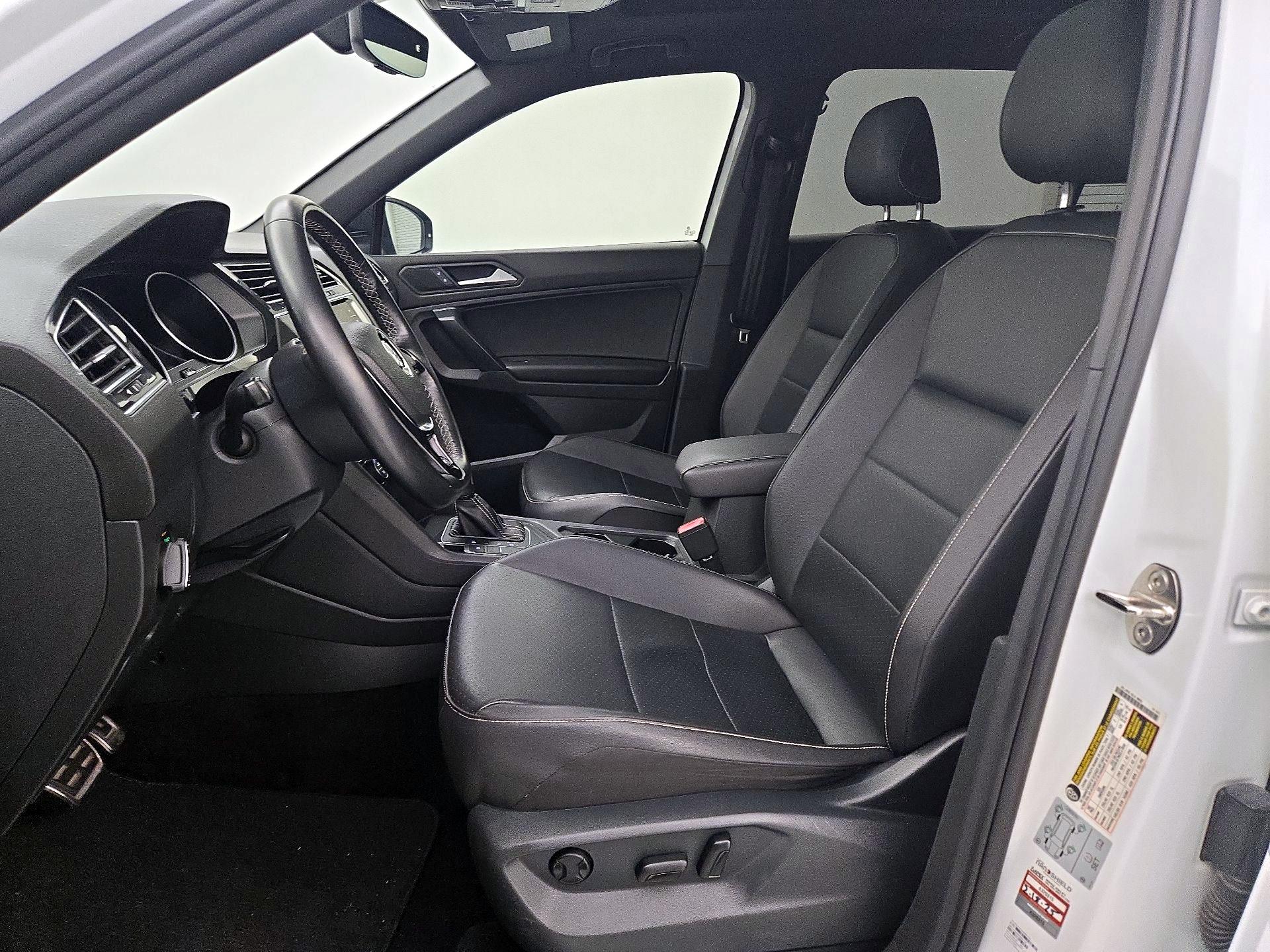 Thumbnail: 2021 Volkswagen Tiguan - 11