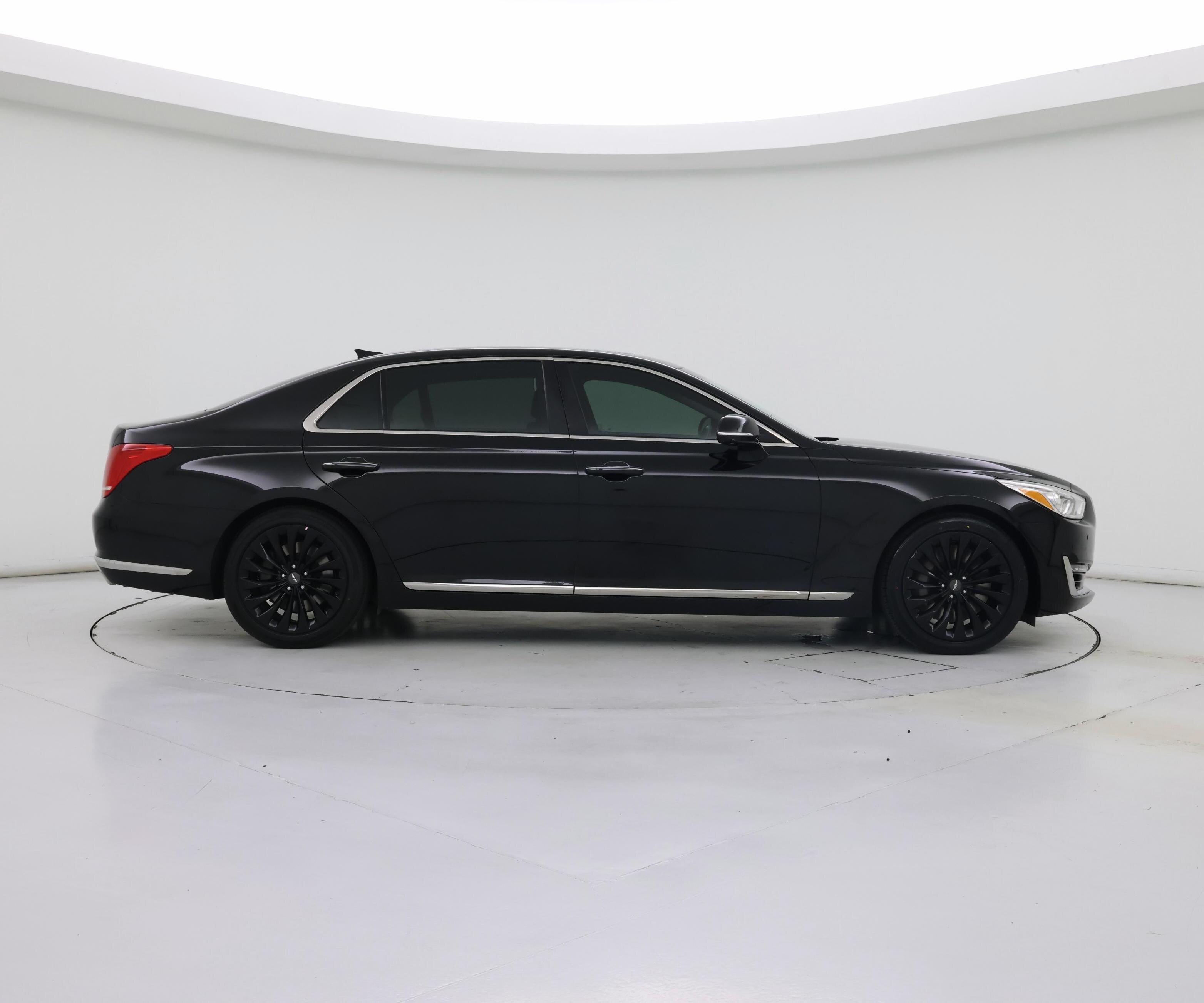 Thumbnail: 2017 Genesis G90 - 7