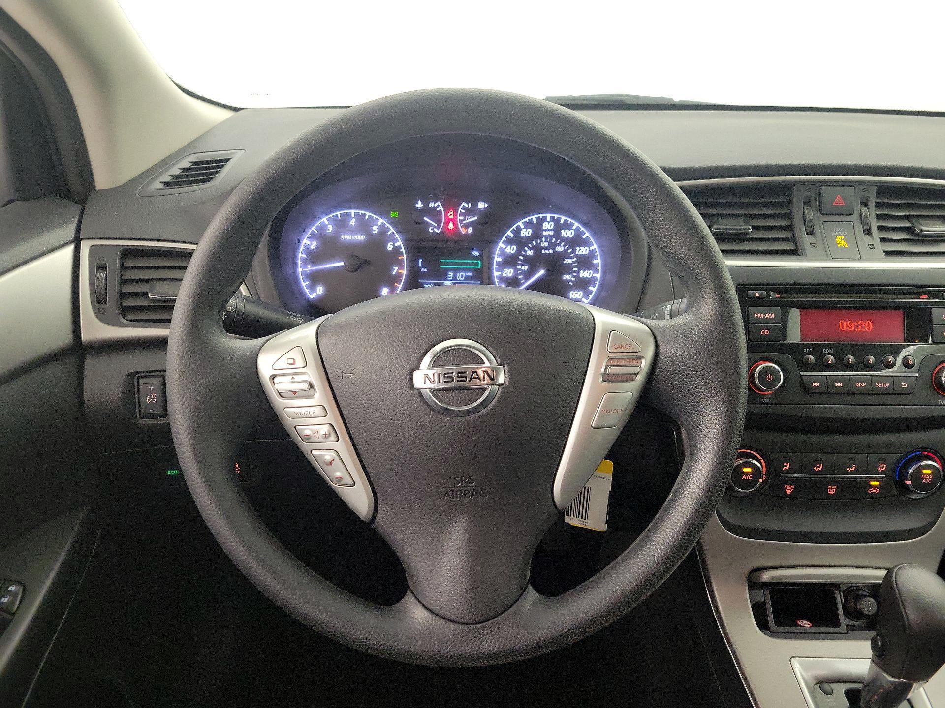 Thumbnail: 2015 Nissan Sentra - 10