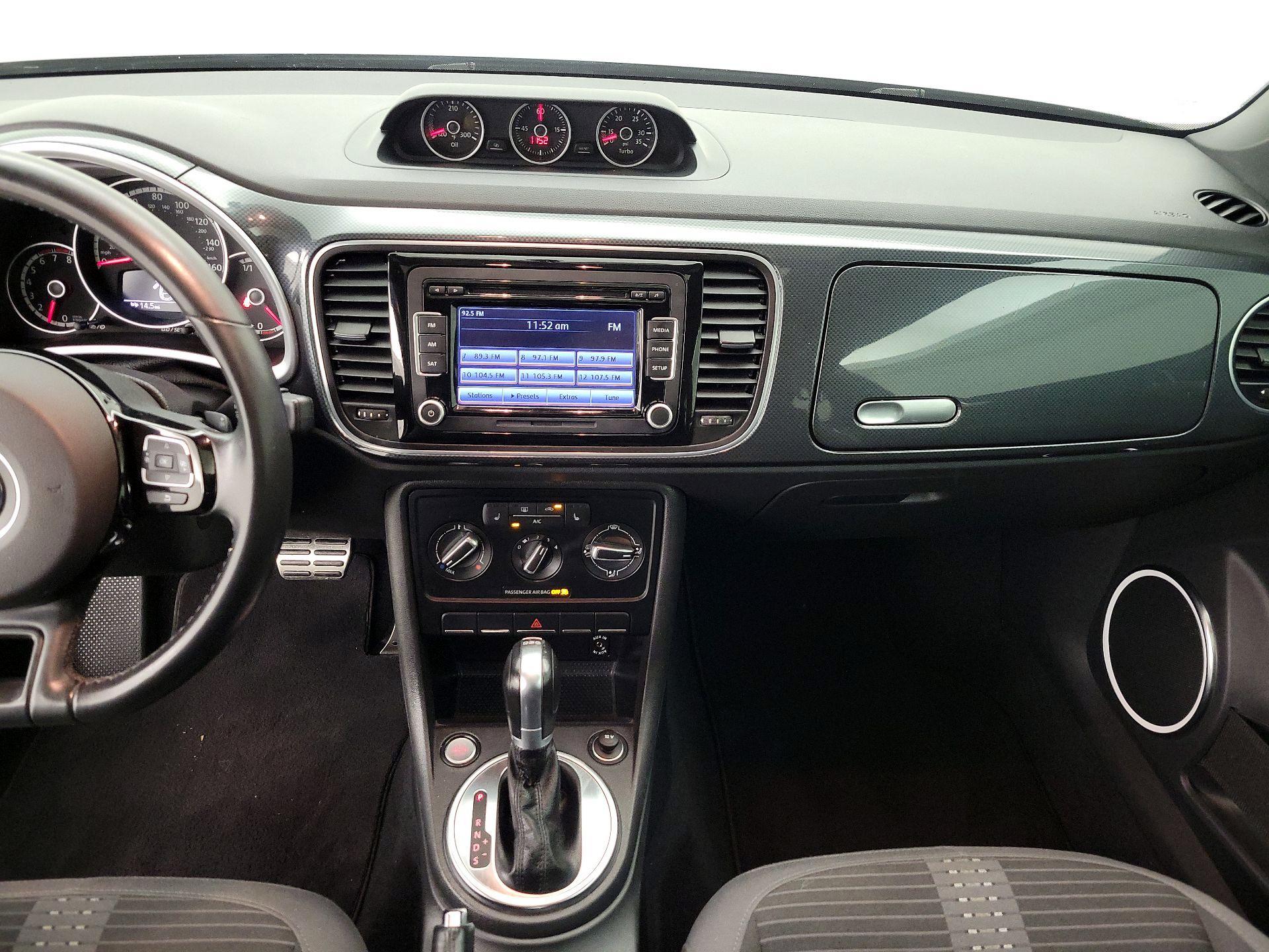 Thumbnail: 2014 Volkswagen Beetle - 9