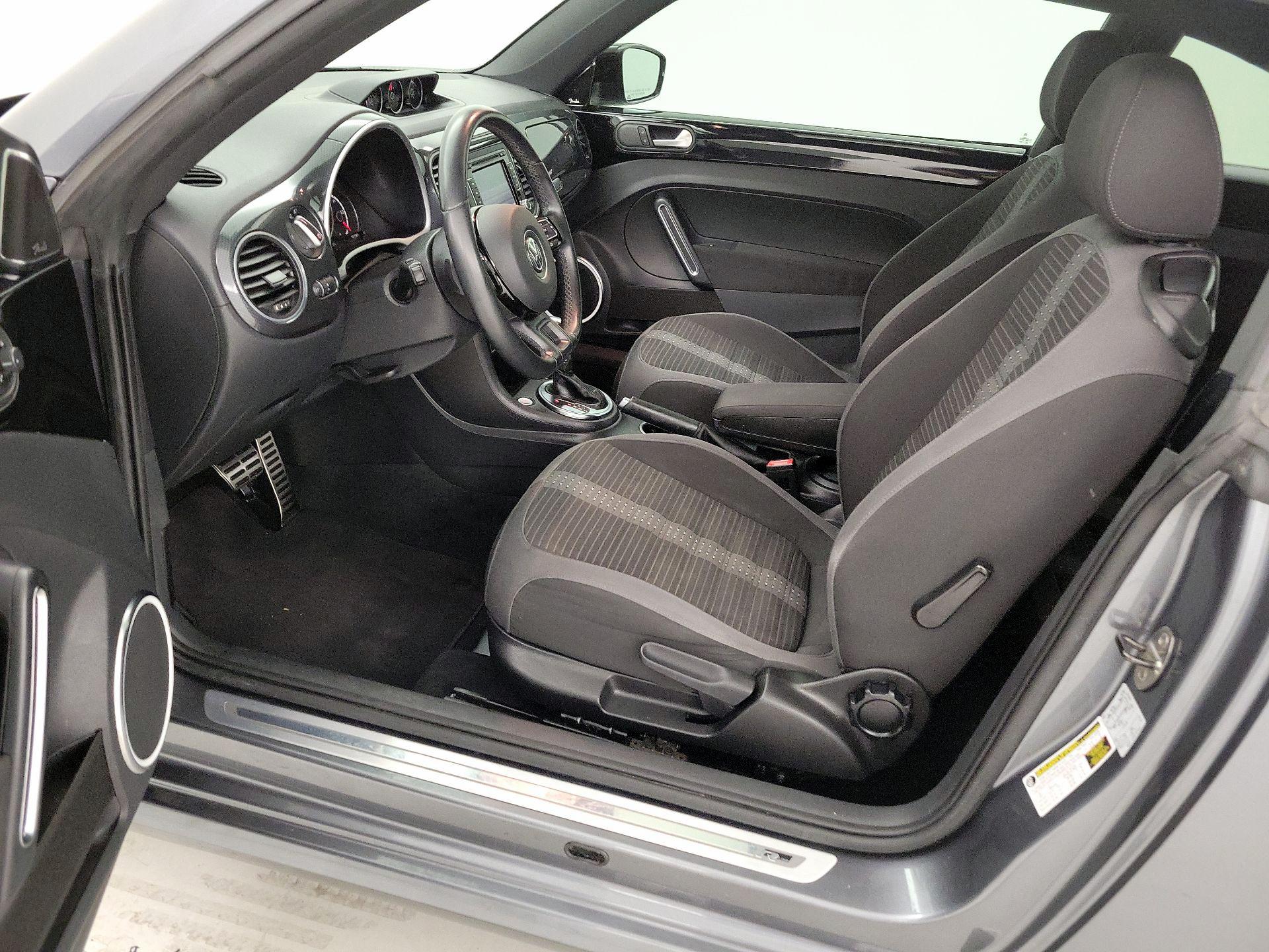 Thumbnail: 2014 Volkswagen Beetle - 11