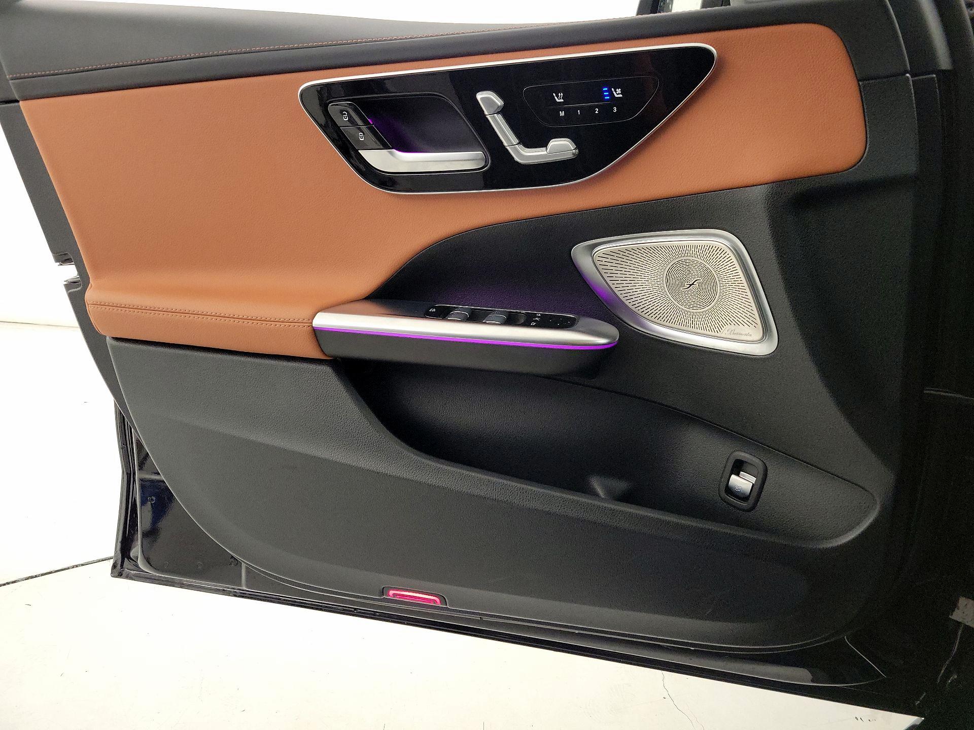 Thumbnail: 2023 Mercedes-Benz C-Class - 12