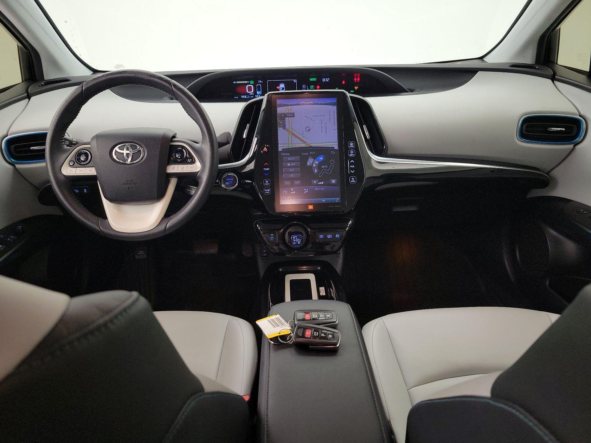 Thumbnail: 2017 Toyota Prius Prime - 9