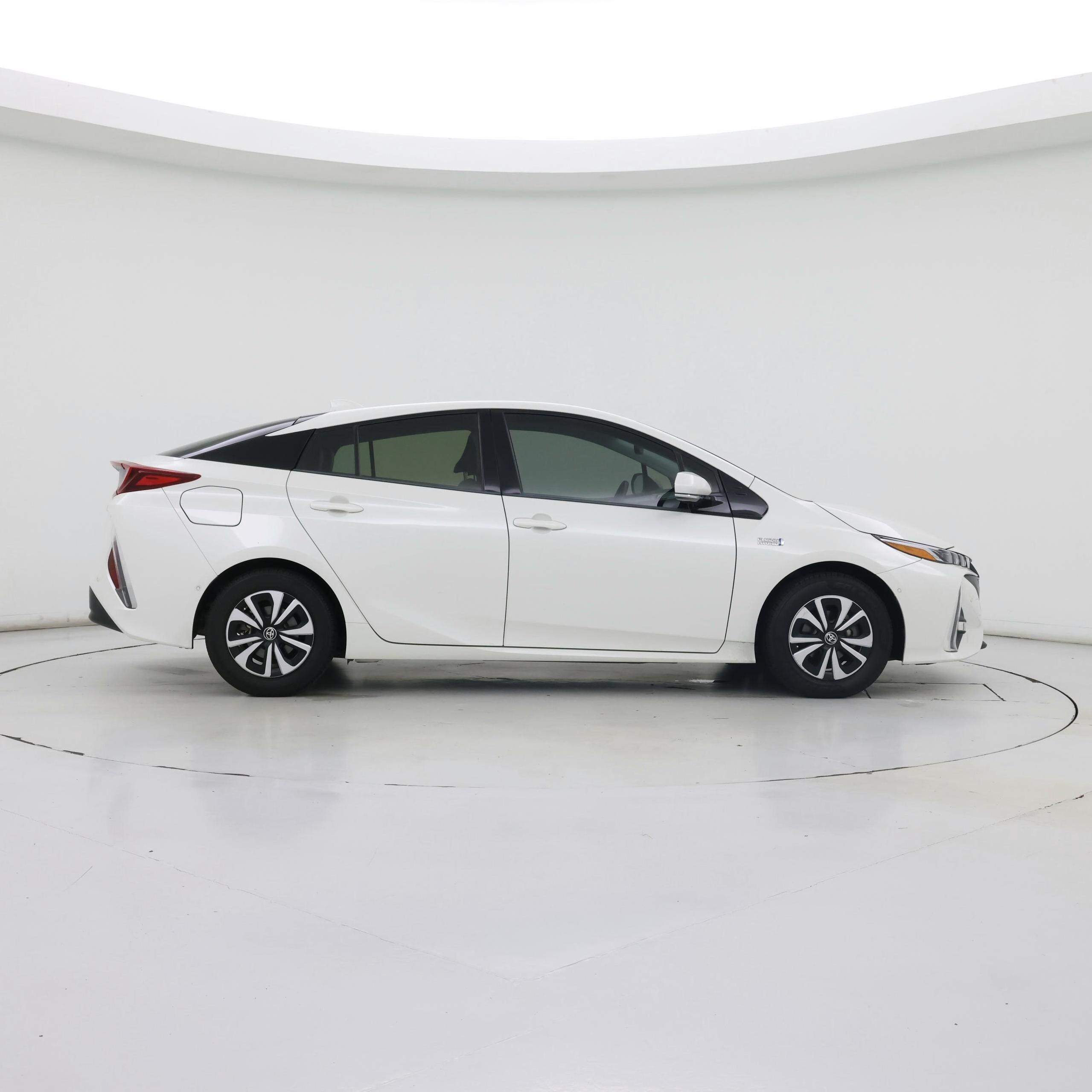 Thumbnail: 2017 Toyota Prius Prime - 7