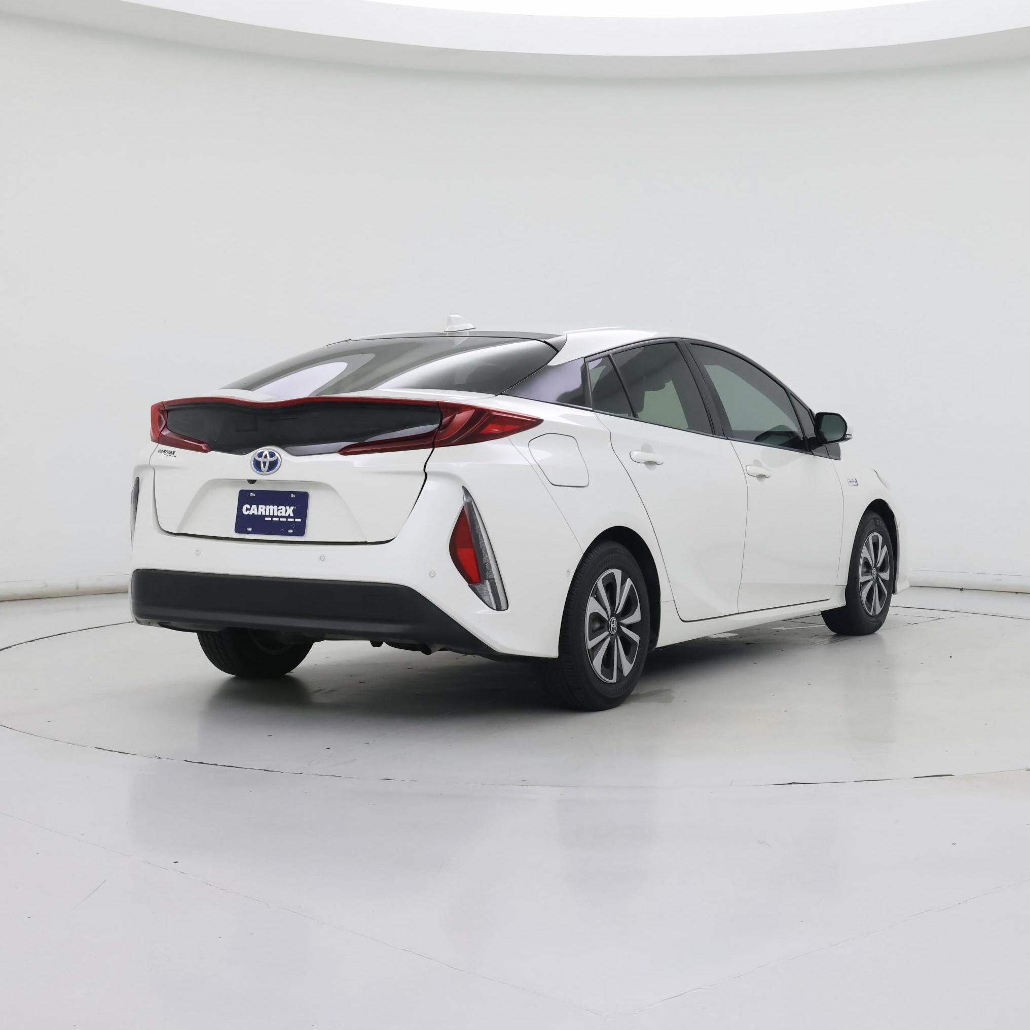 Thumbnail: 2017 Toyota Prius Prime - 8