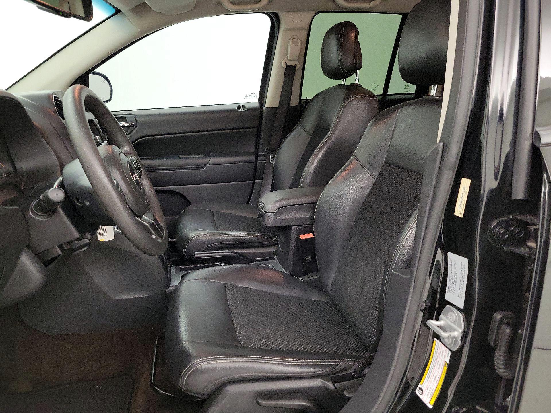 Thumbnail: 2015 Jeep Compass - 11