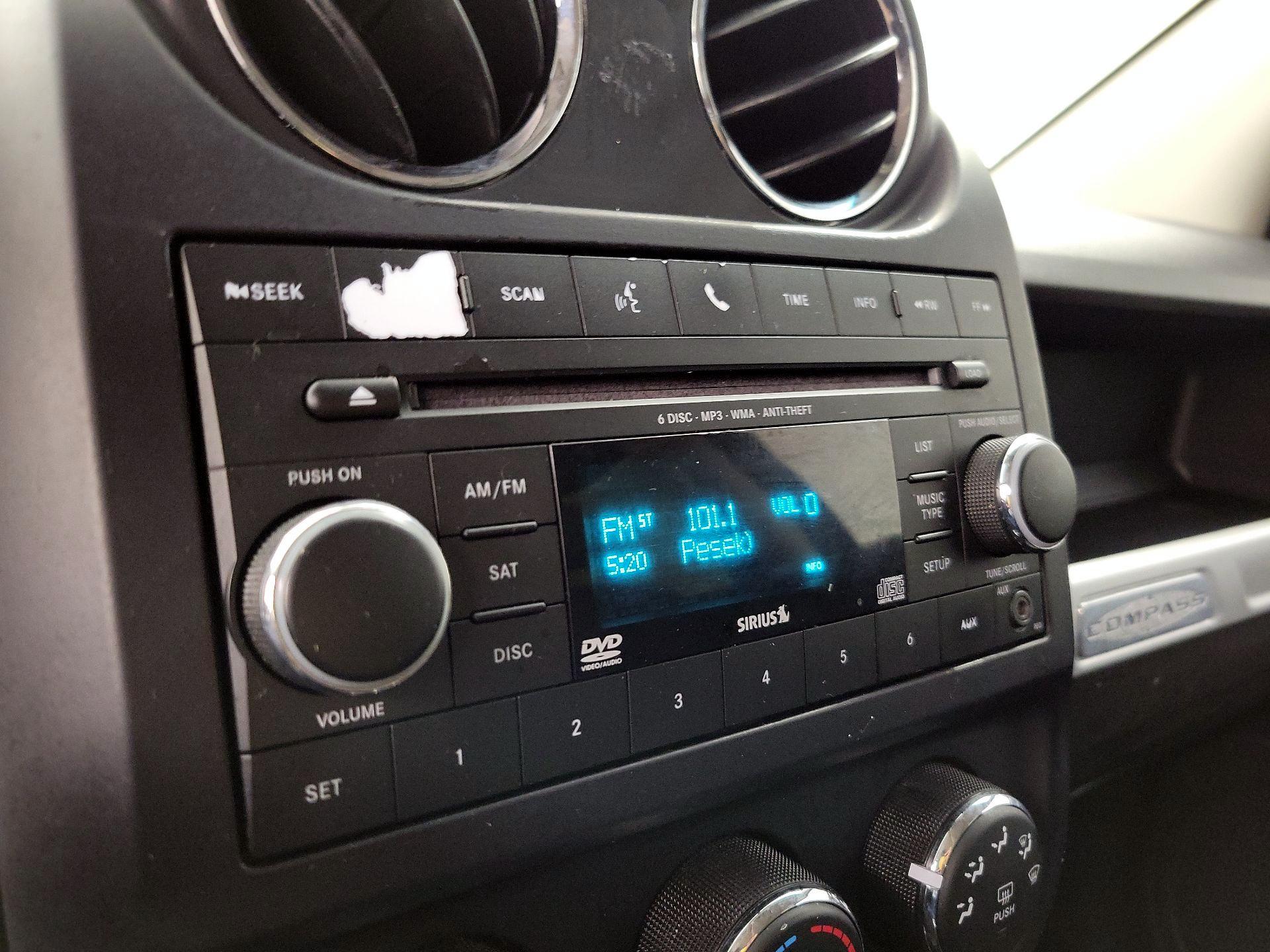 Thumbnail: 2015 Jeep Compass - 13