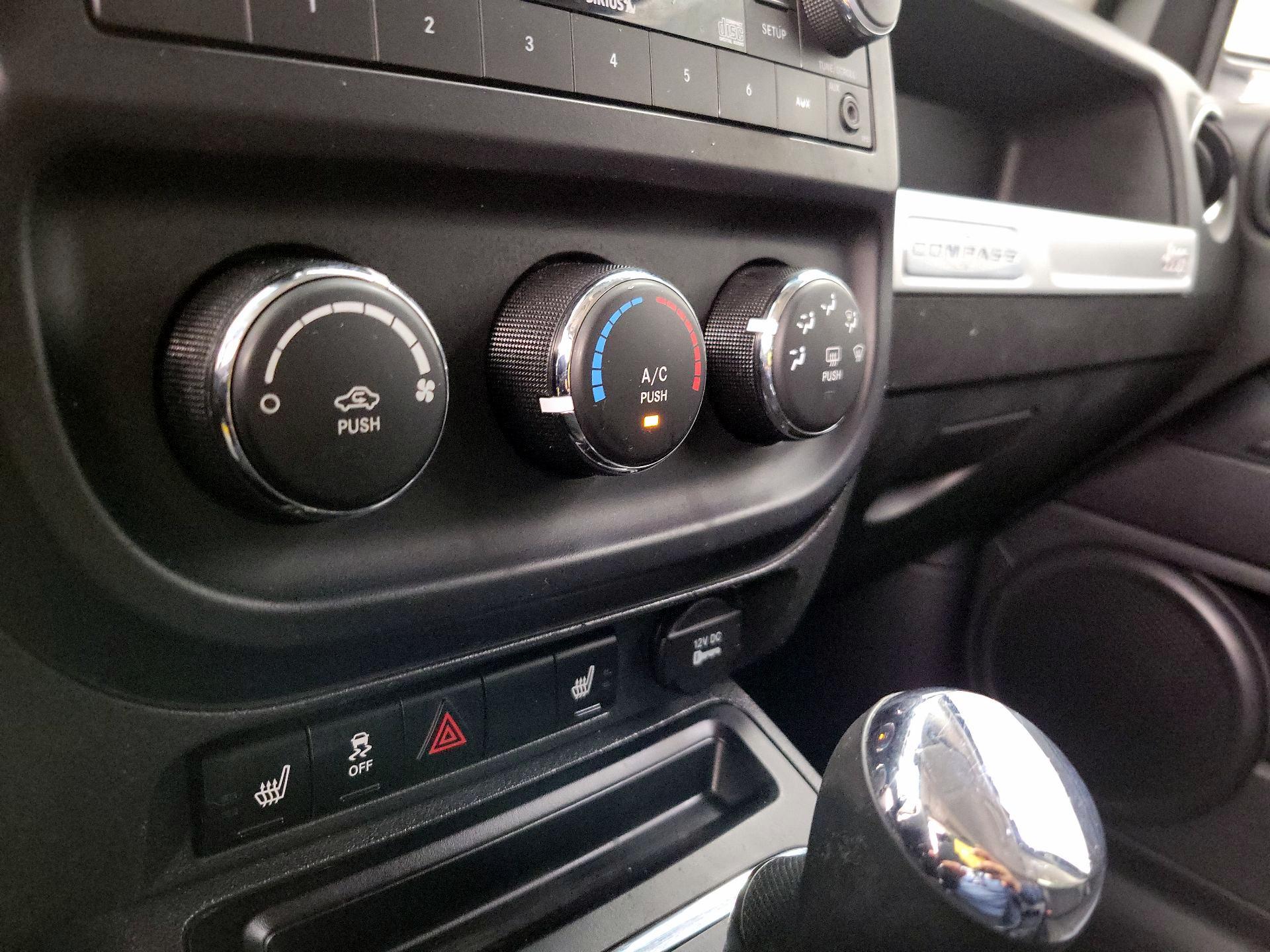 Thumbnail: 2015 Jeep Compass - 14