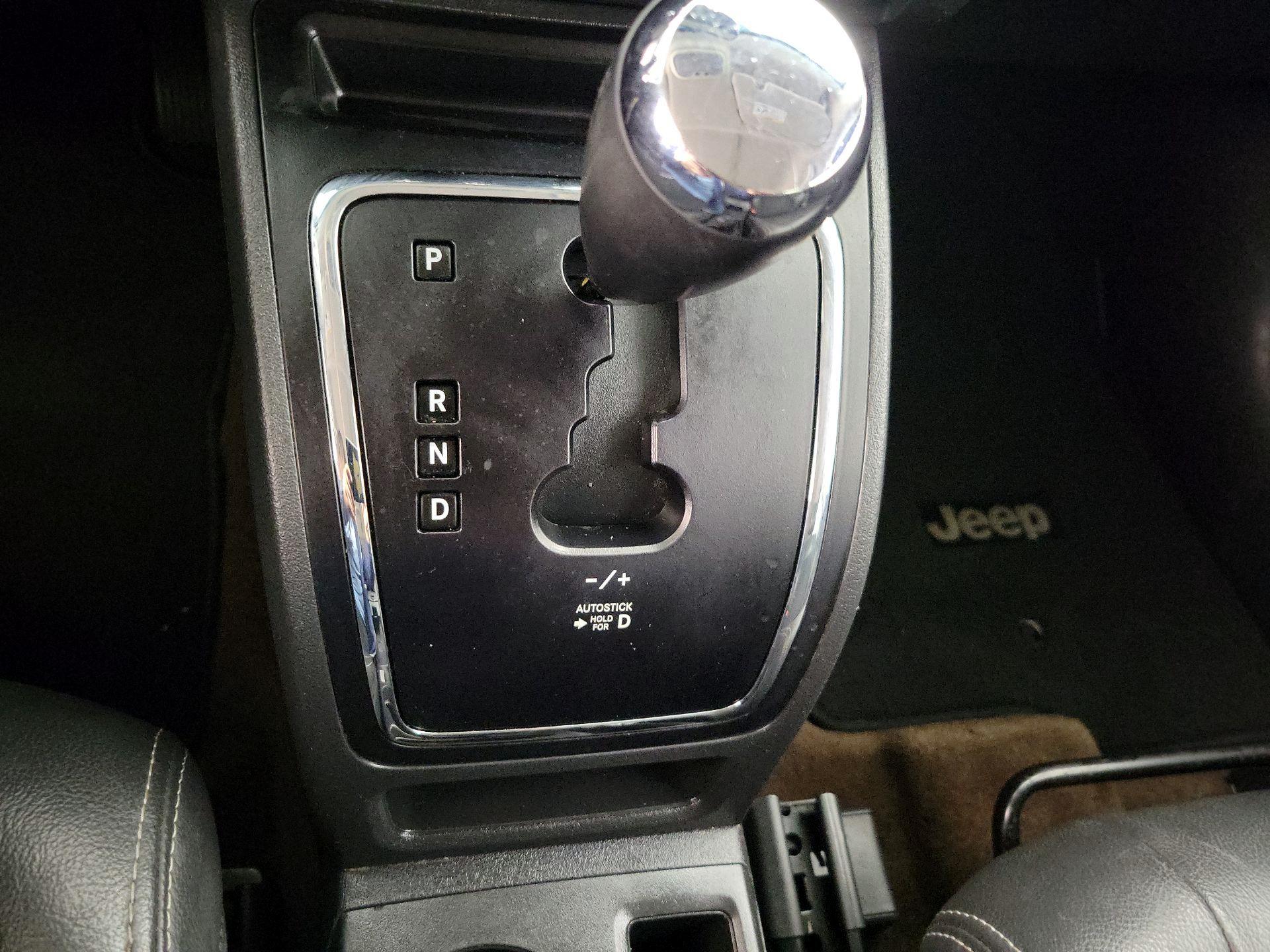 Thumbnail: 2015 Jeep Compass - 15