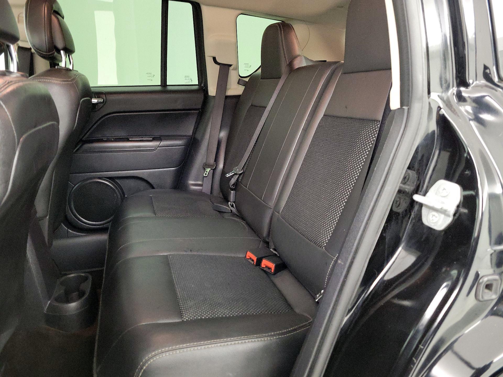 Thumbnail: 2015 Jeep Compass - 17