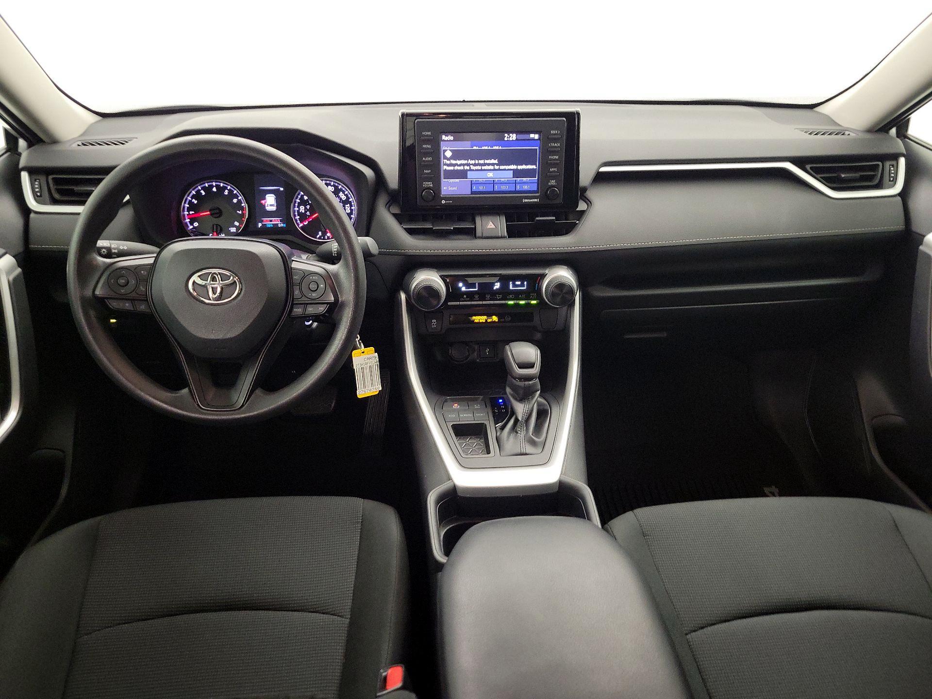 Thumbnail: 2020 Toyota RAV4 - 9