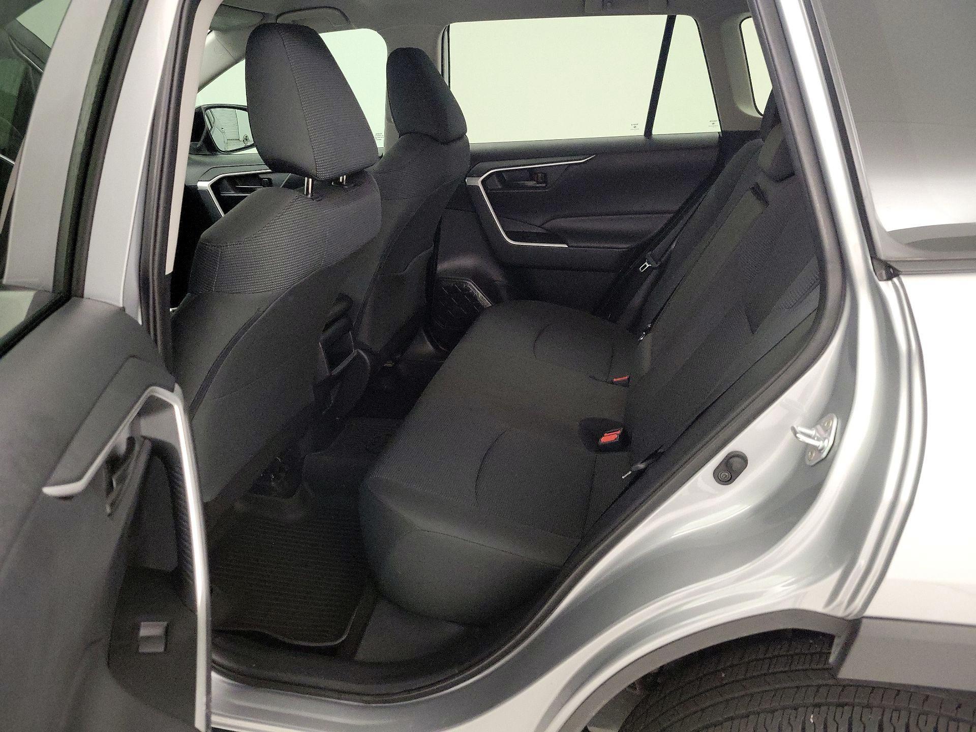 Thumbnail: 2020 Toyota RAV4 - 19