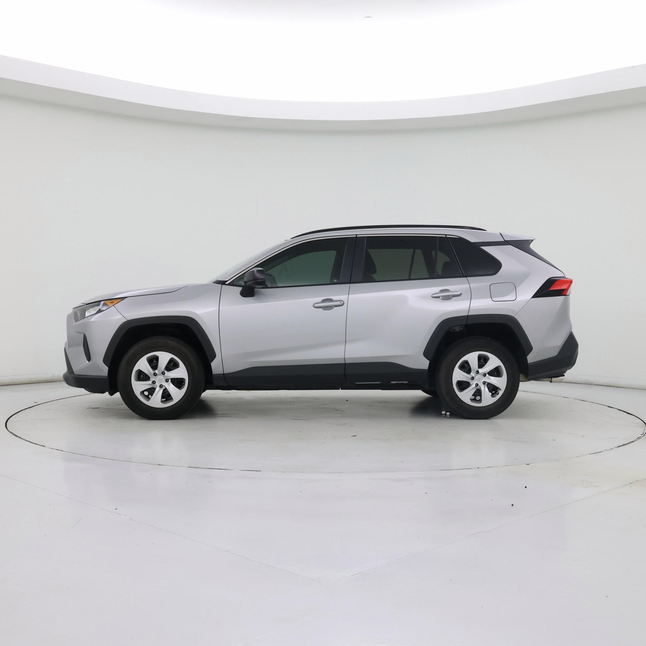 Thumbnail: 2020 Toyota RAV4 - 3