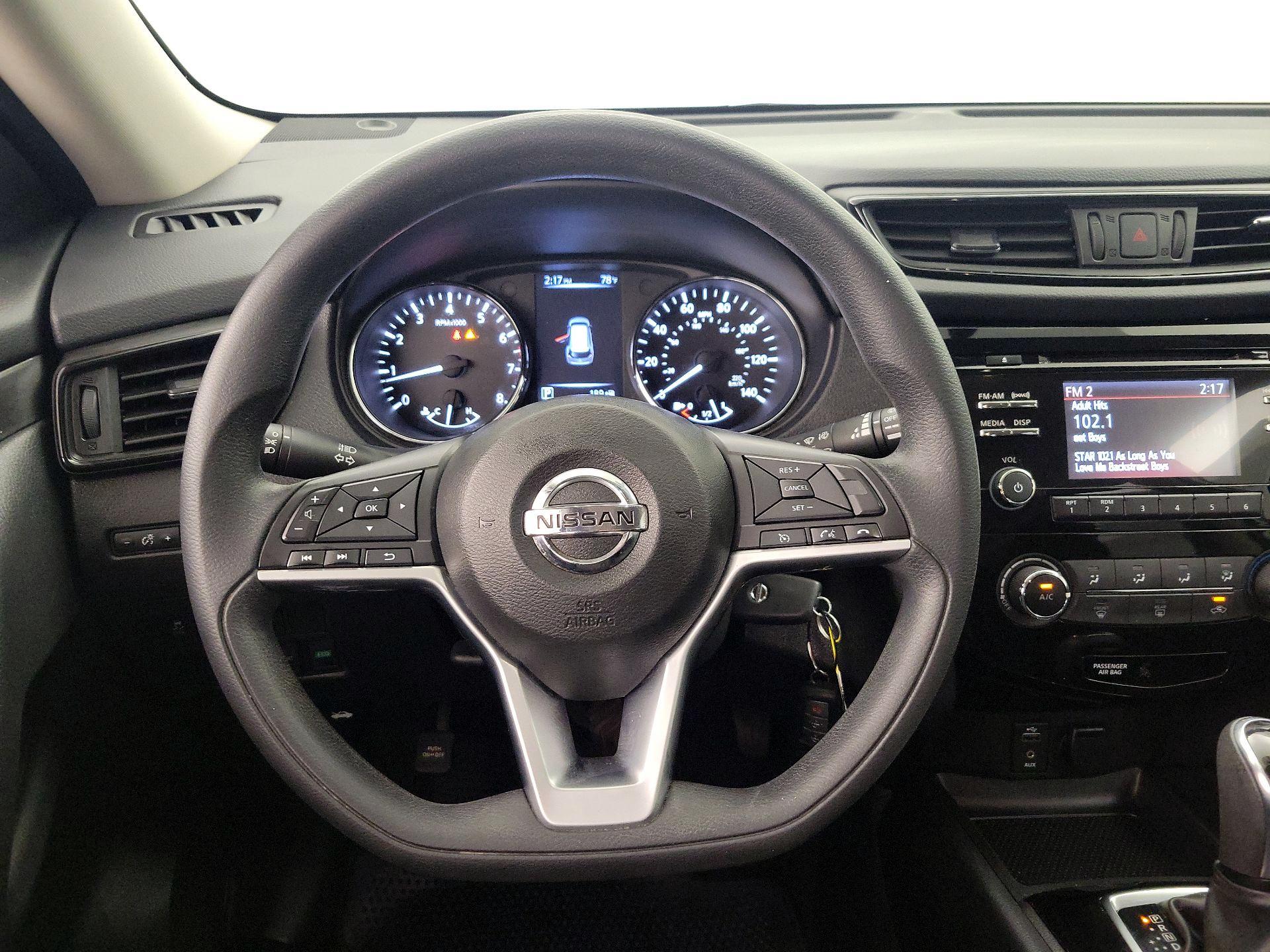 Thumbnail: 2017 Nissan Rogue - 10