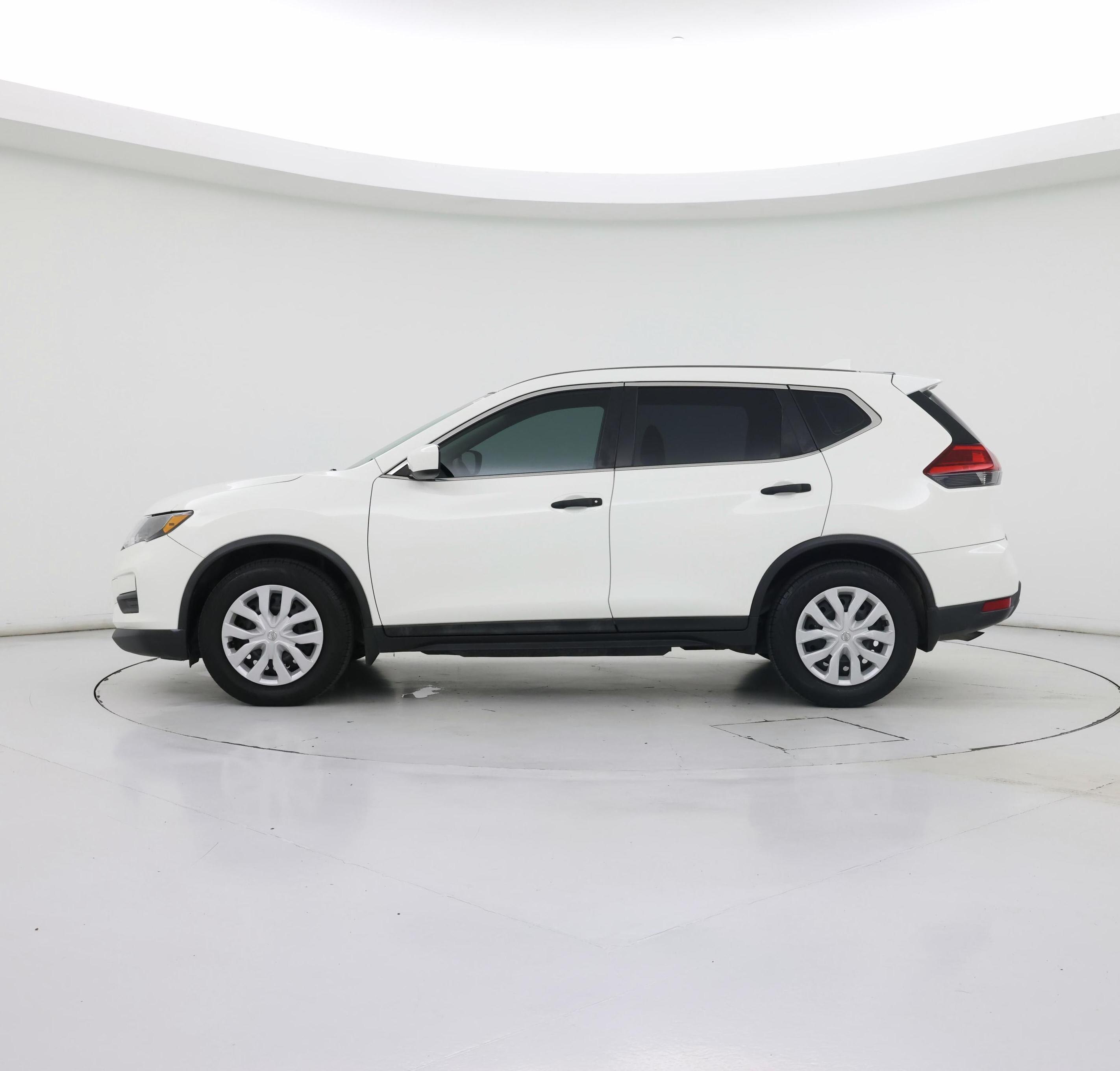 Thumbnail: 2017 Nissan Rogue - 3