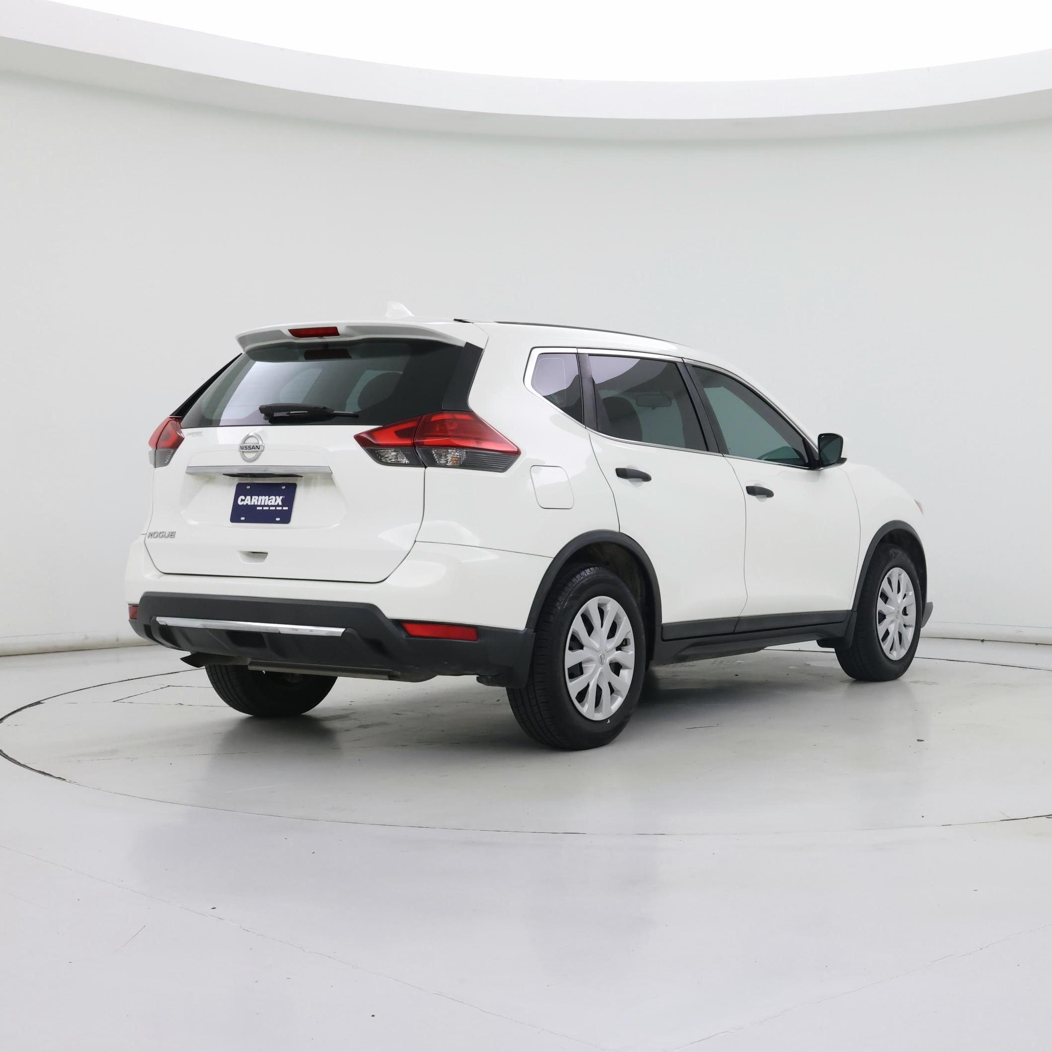Thumbnail: 2017 Nissan Rogue - 8