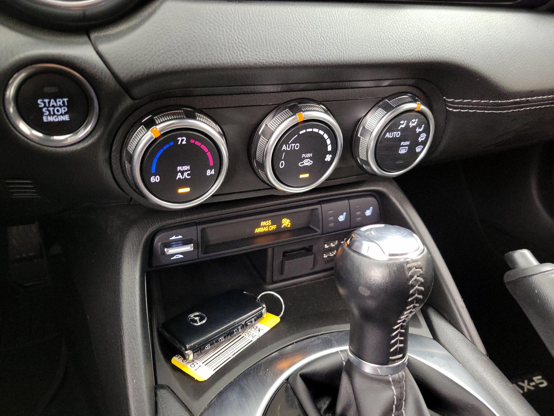 Thumbnail: 2022 Mazda MX-5 Miata - 17