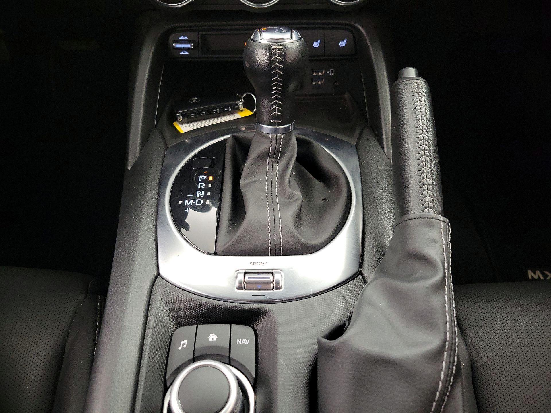 Thumbnail: 2022 Mazda MX-5 Miata - 18