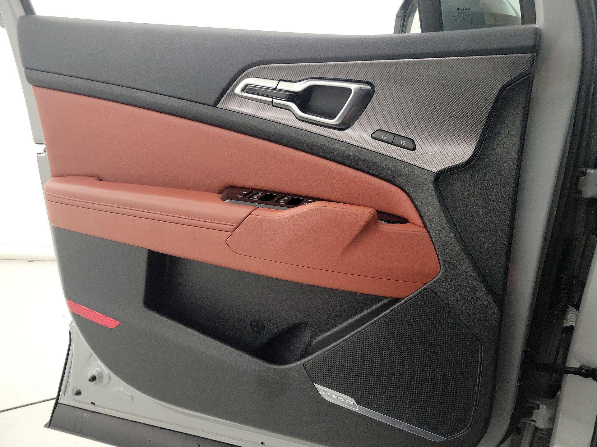 Thumbnail: 2023 Kia Sportage - 12