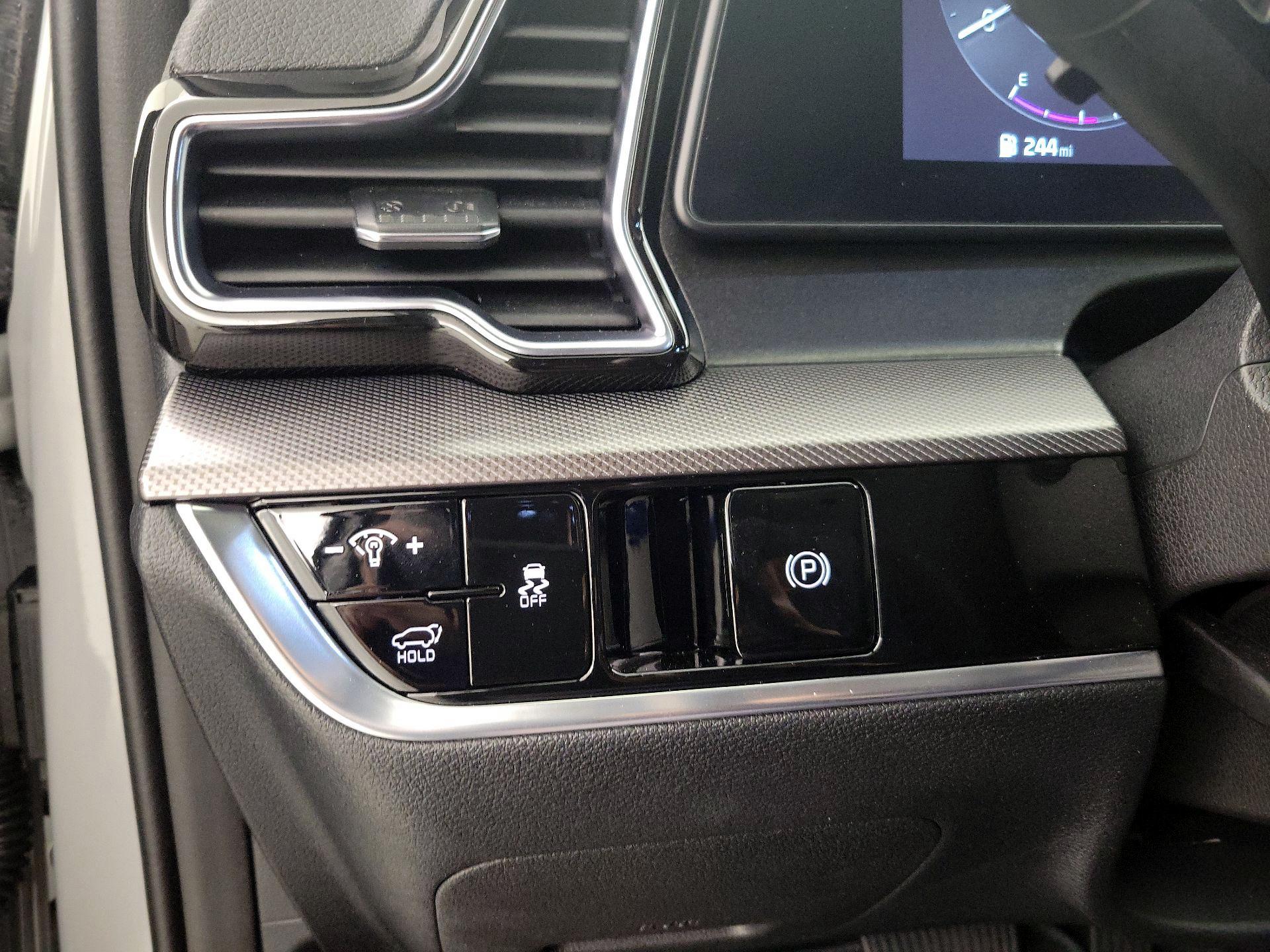 Thumbnail: 2023 Kia Sportage - 13