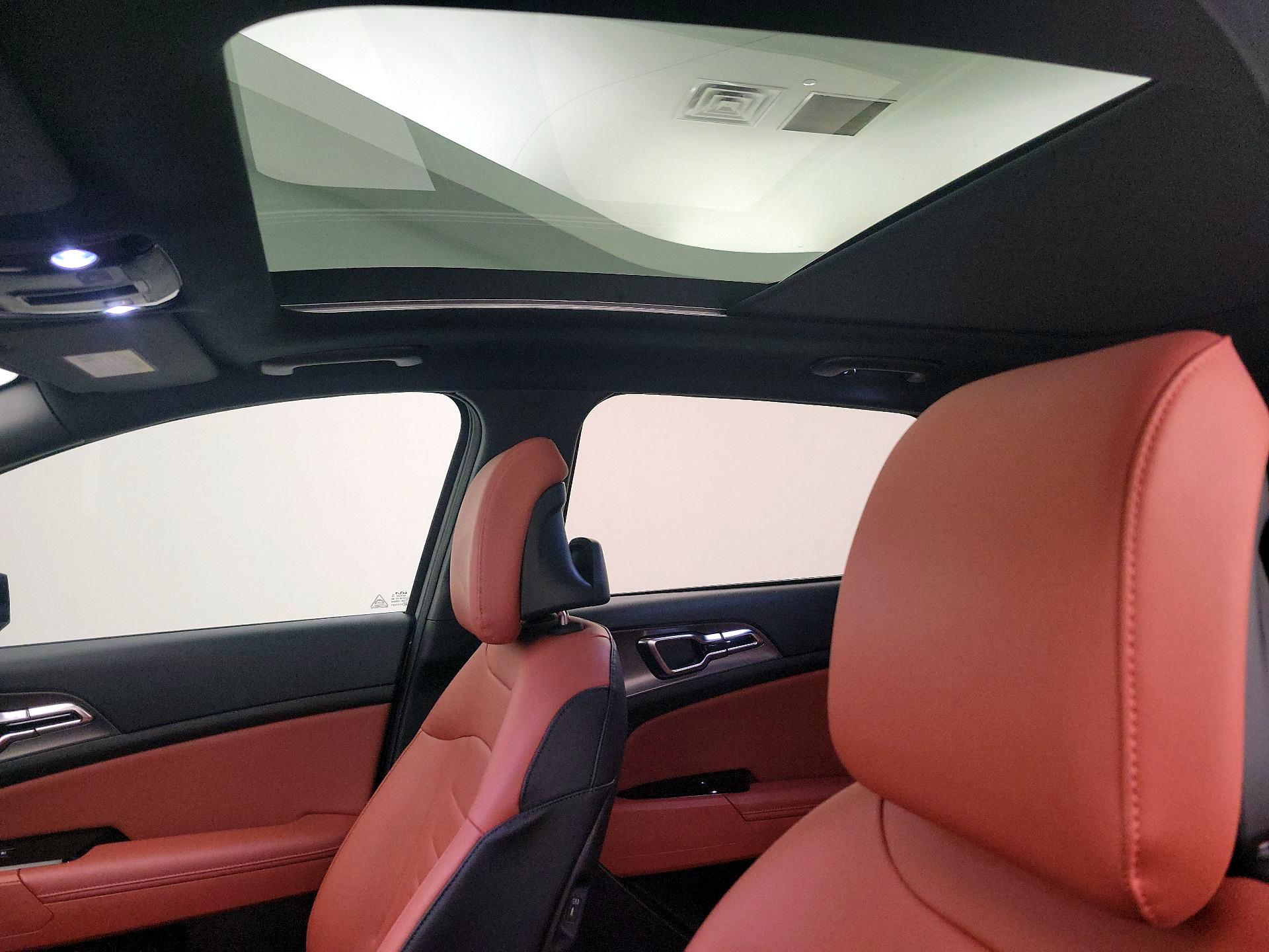 Thumbnail: 2023 Kia Sportage - 18