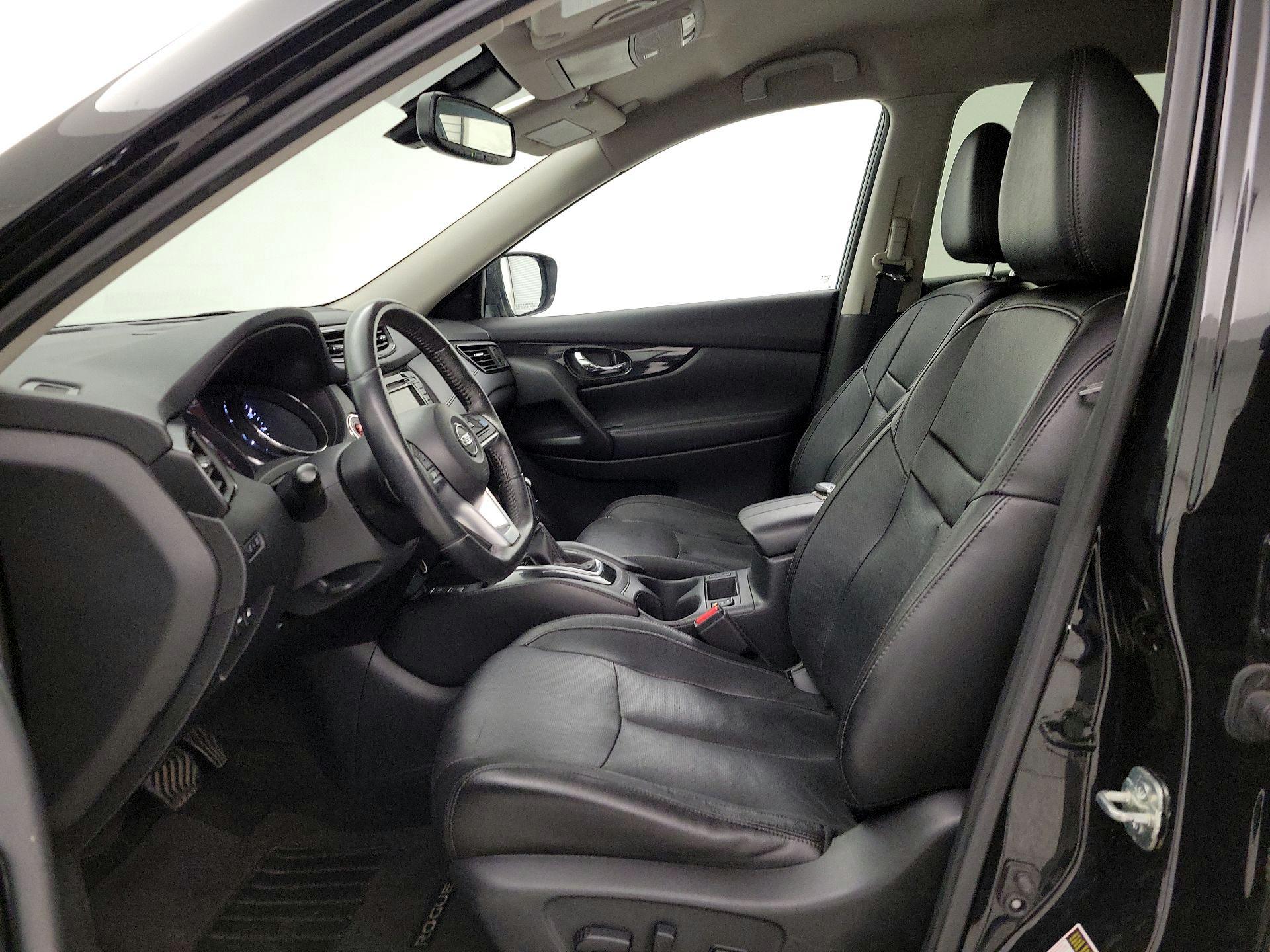 Thumbnail: 2019 Nissan Rogue - 11