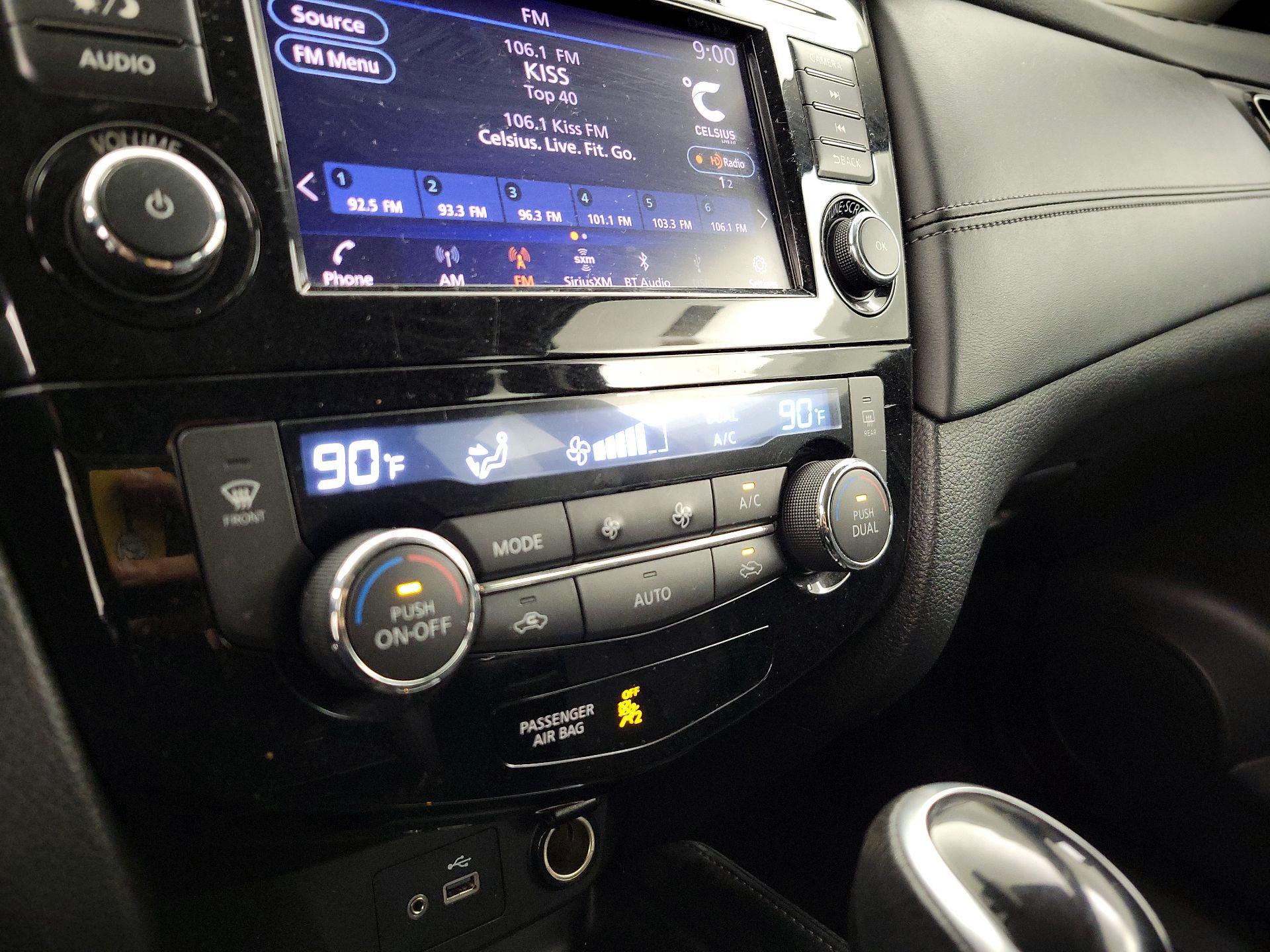 Thumbnail: 2019 Nissan Rogue - 16