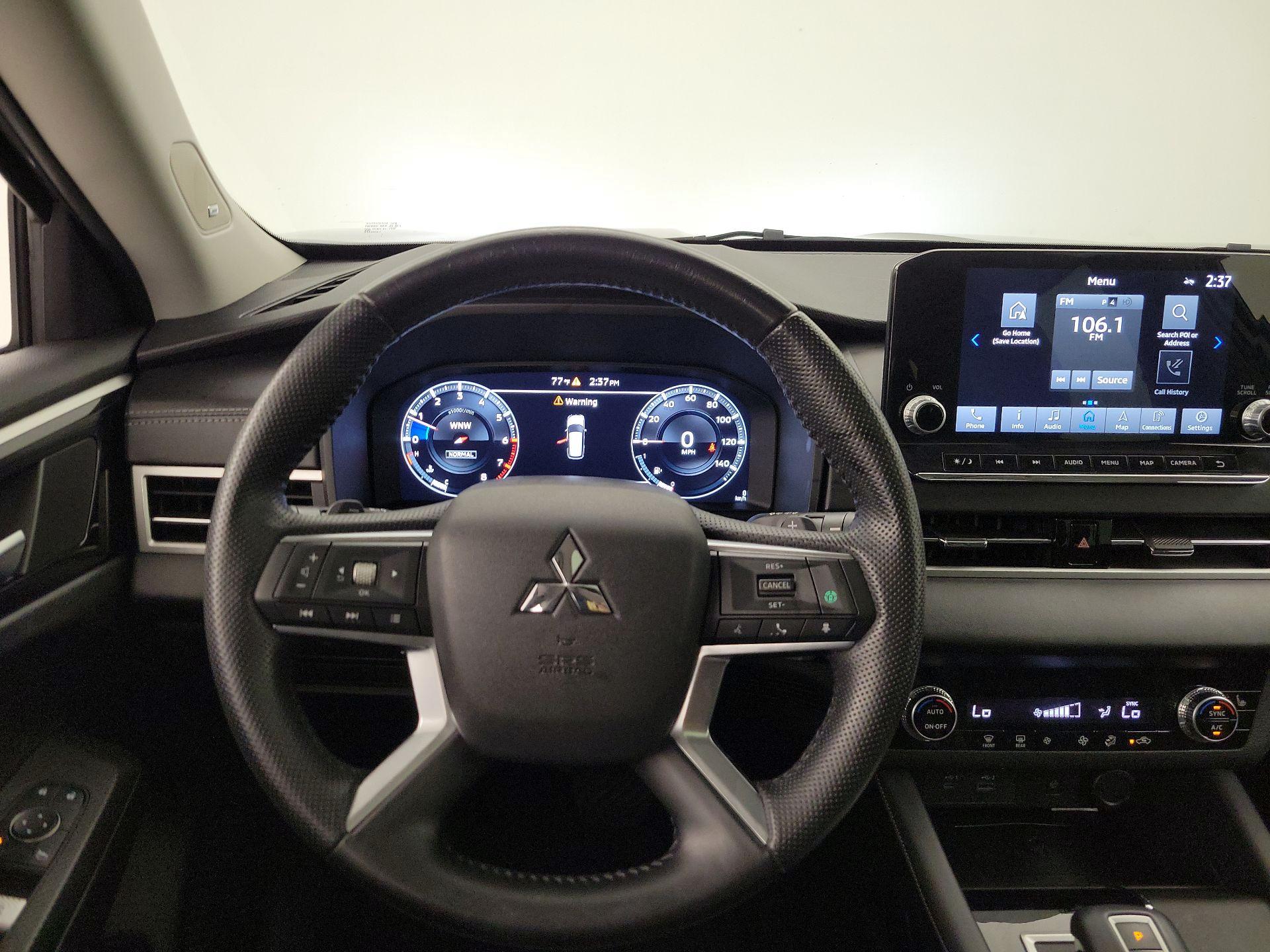 Thumbnail: 2022 Mitsubishi Outlander - 10