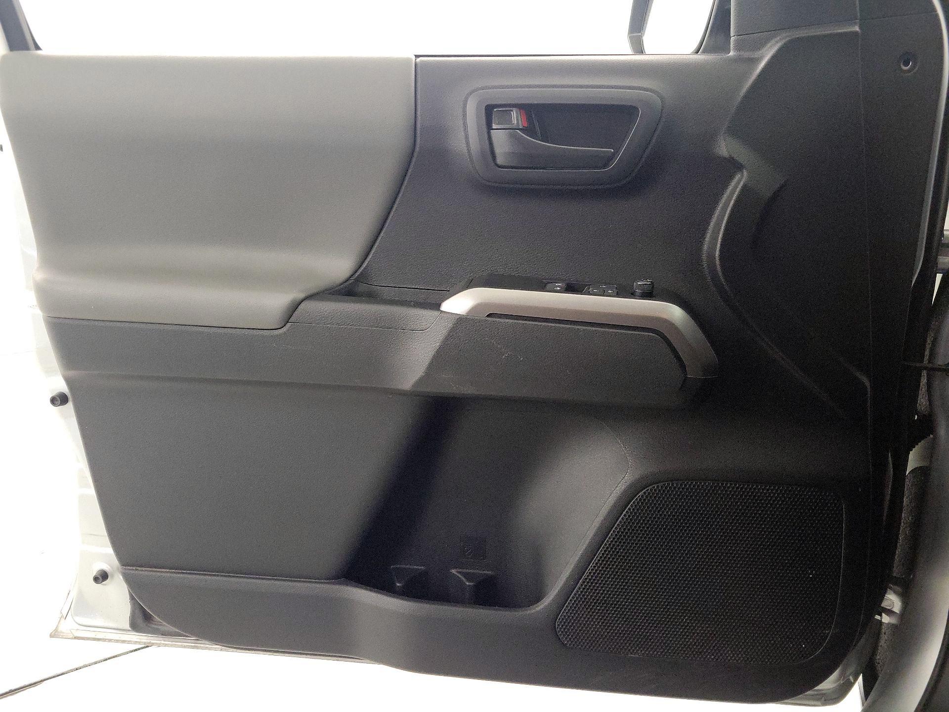 Thumbnail: 2022 Toyota Tacoma - 12