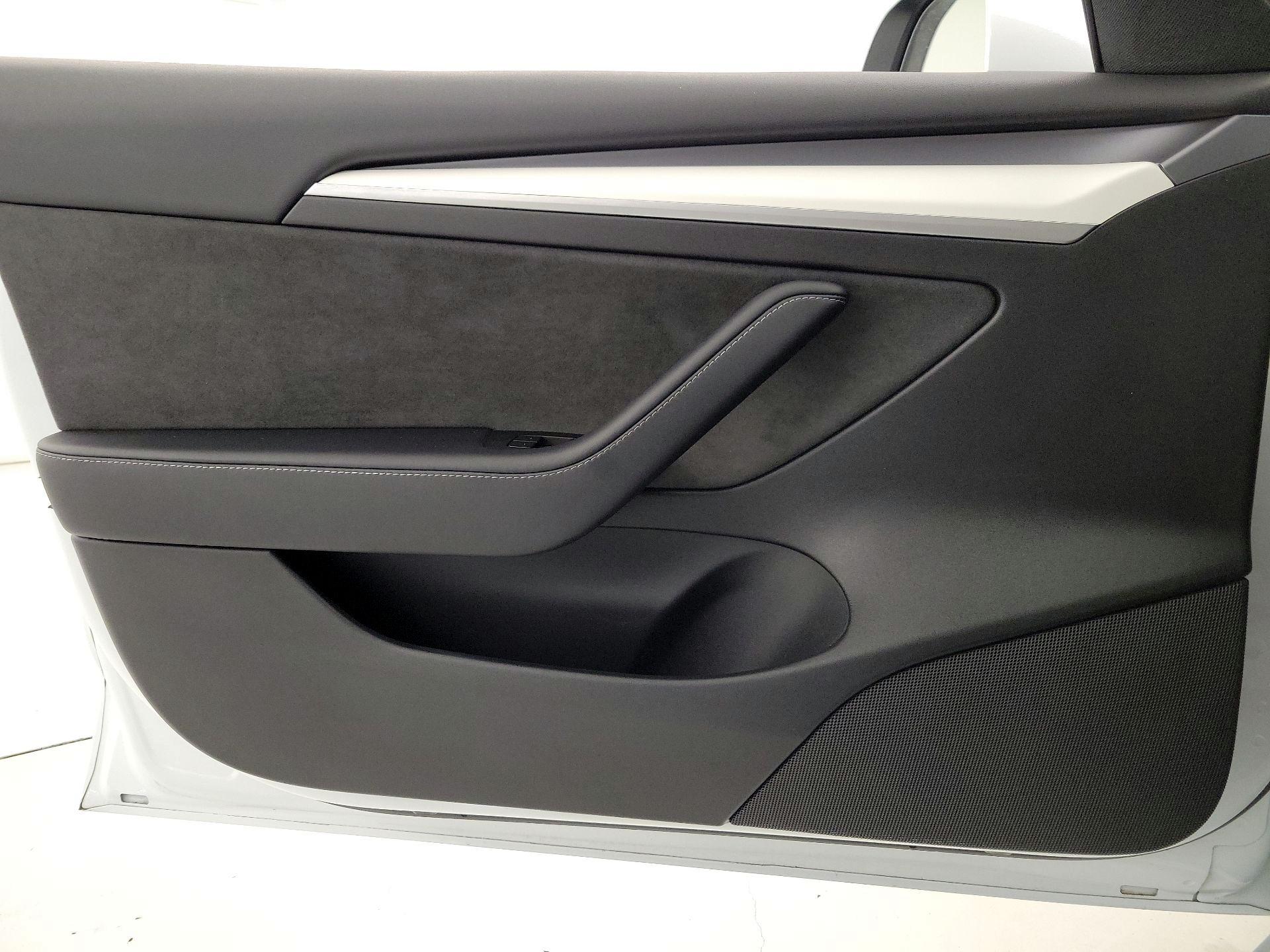 Thumbnail: 2022 Tesla Model 3 - 12