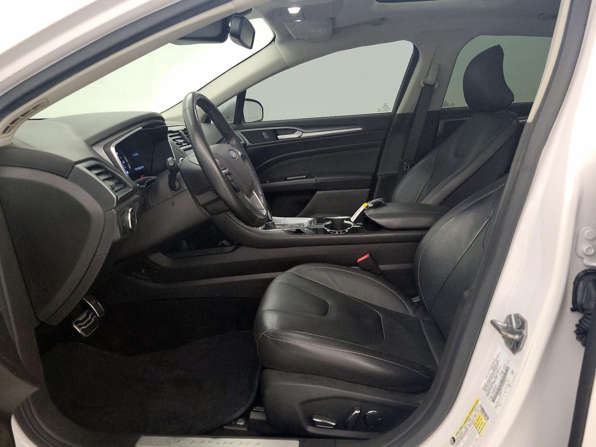 Thumbnail: 2016 Ford Fusion - 11