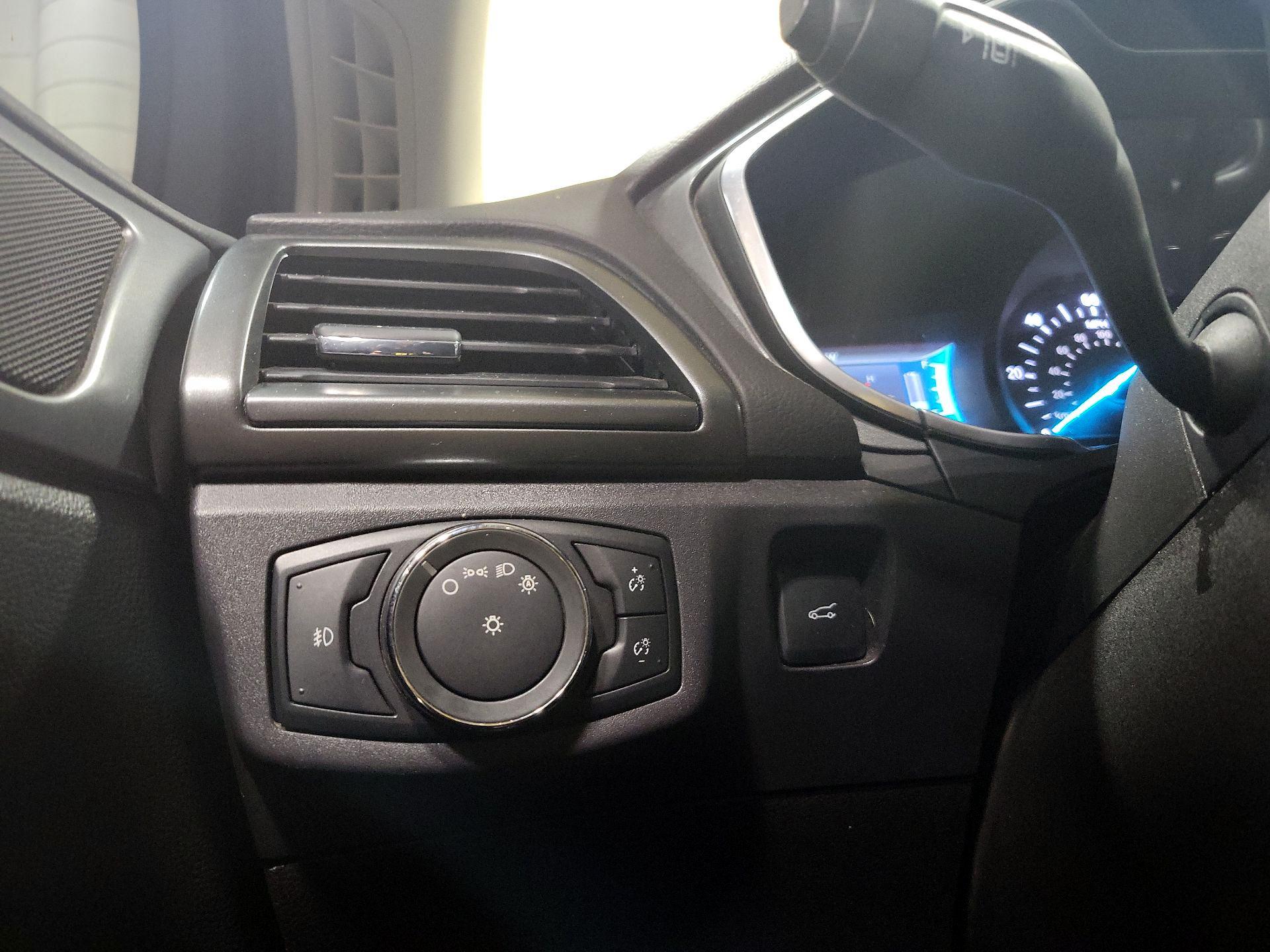 Thumbnail: 2016 Ford Fusion - 13