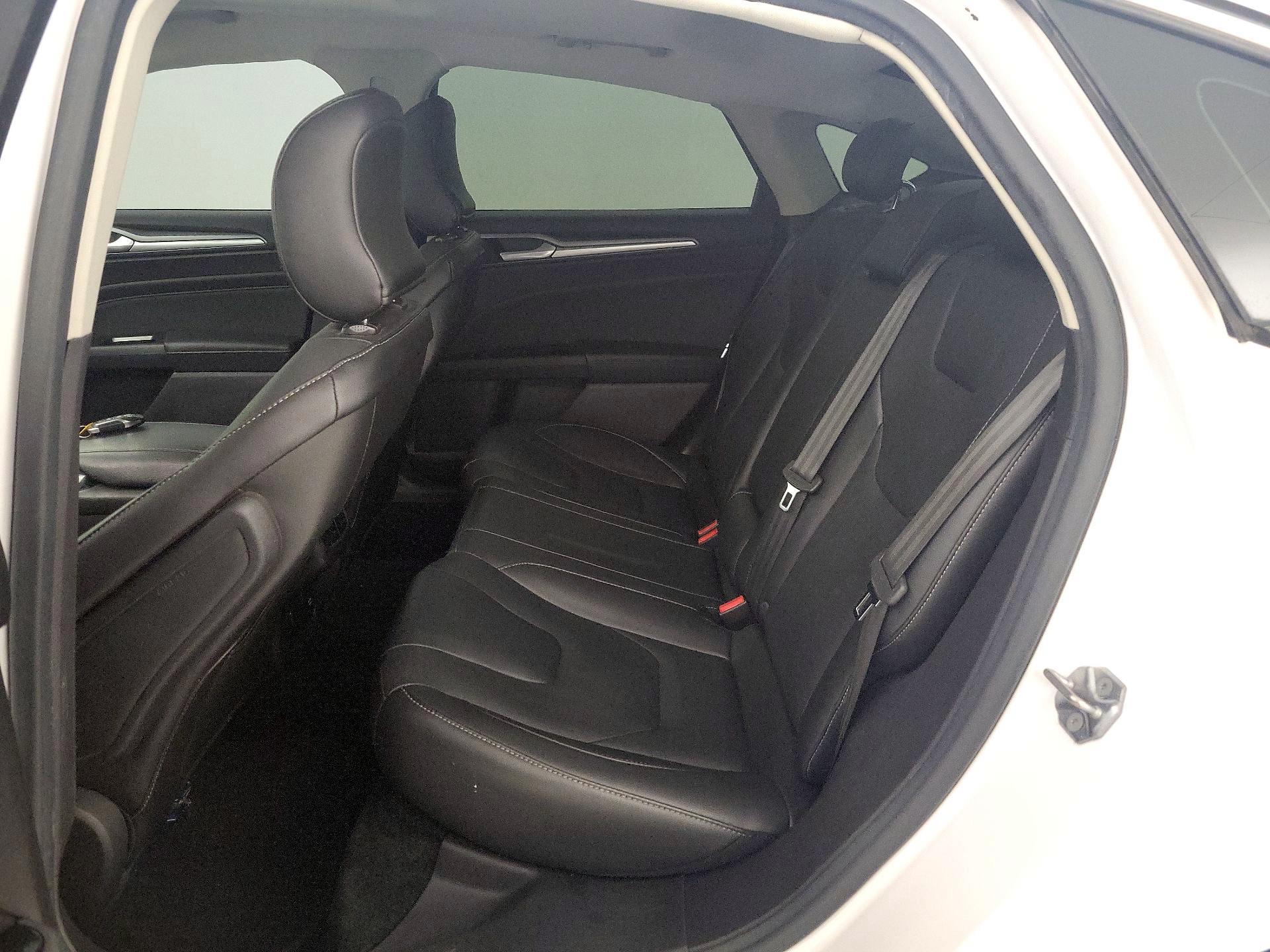 Thumbnail: 2016 Ford Fusion - 19