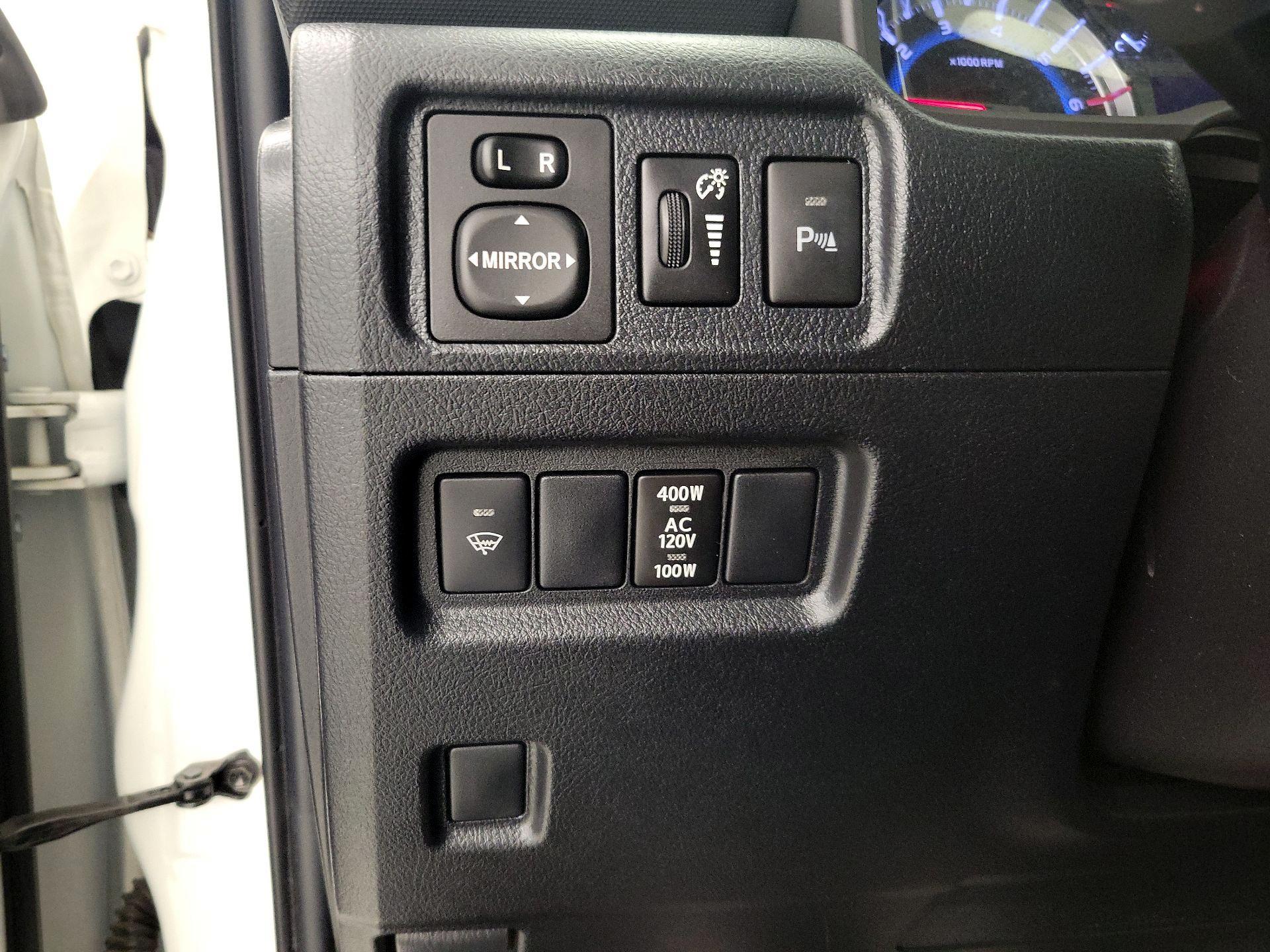 Thumbnail: 2017 Toyota 4Runner - 13