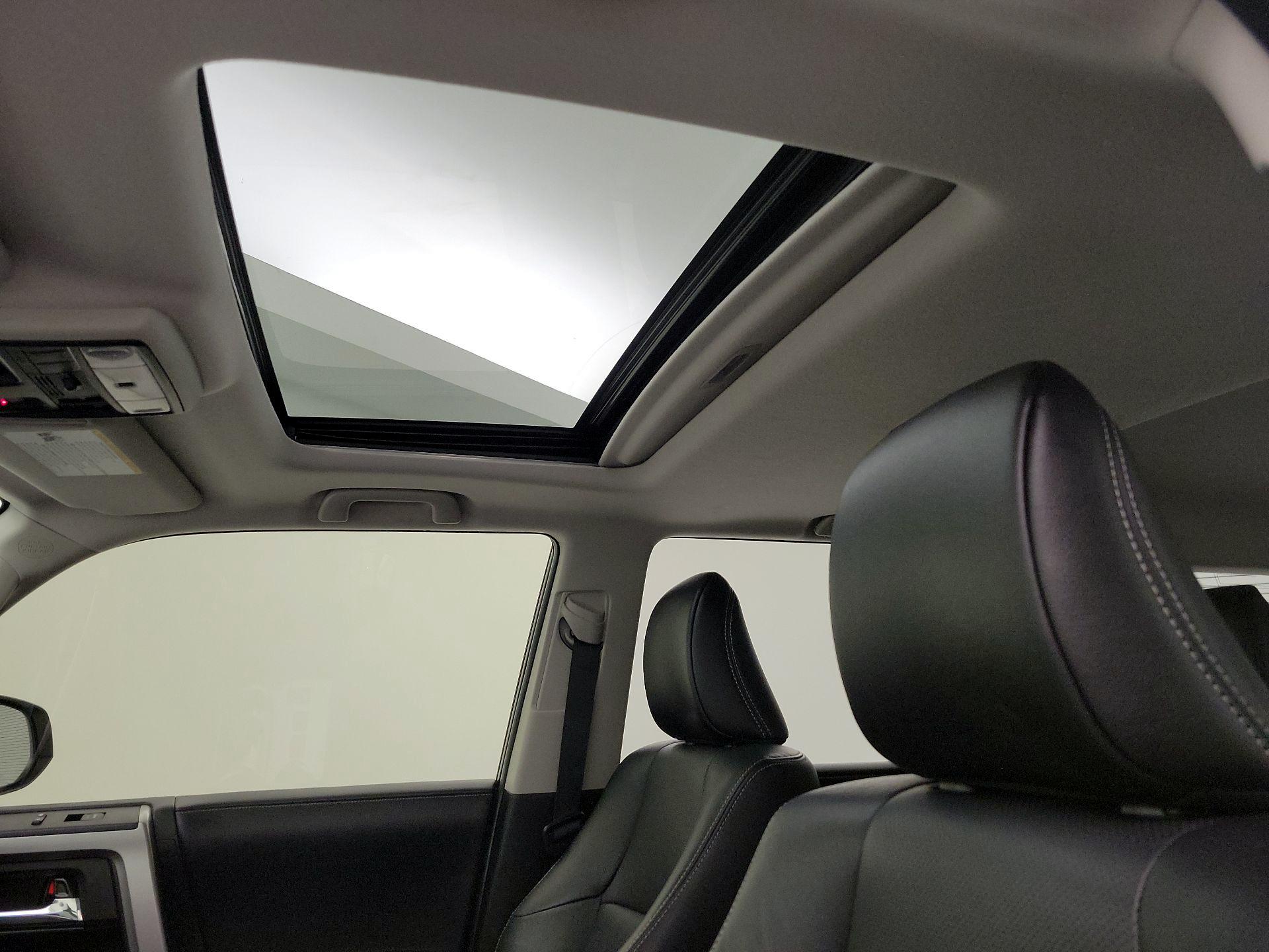 Thumbnail: 2017 Toyota 4Runner - 18