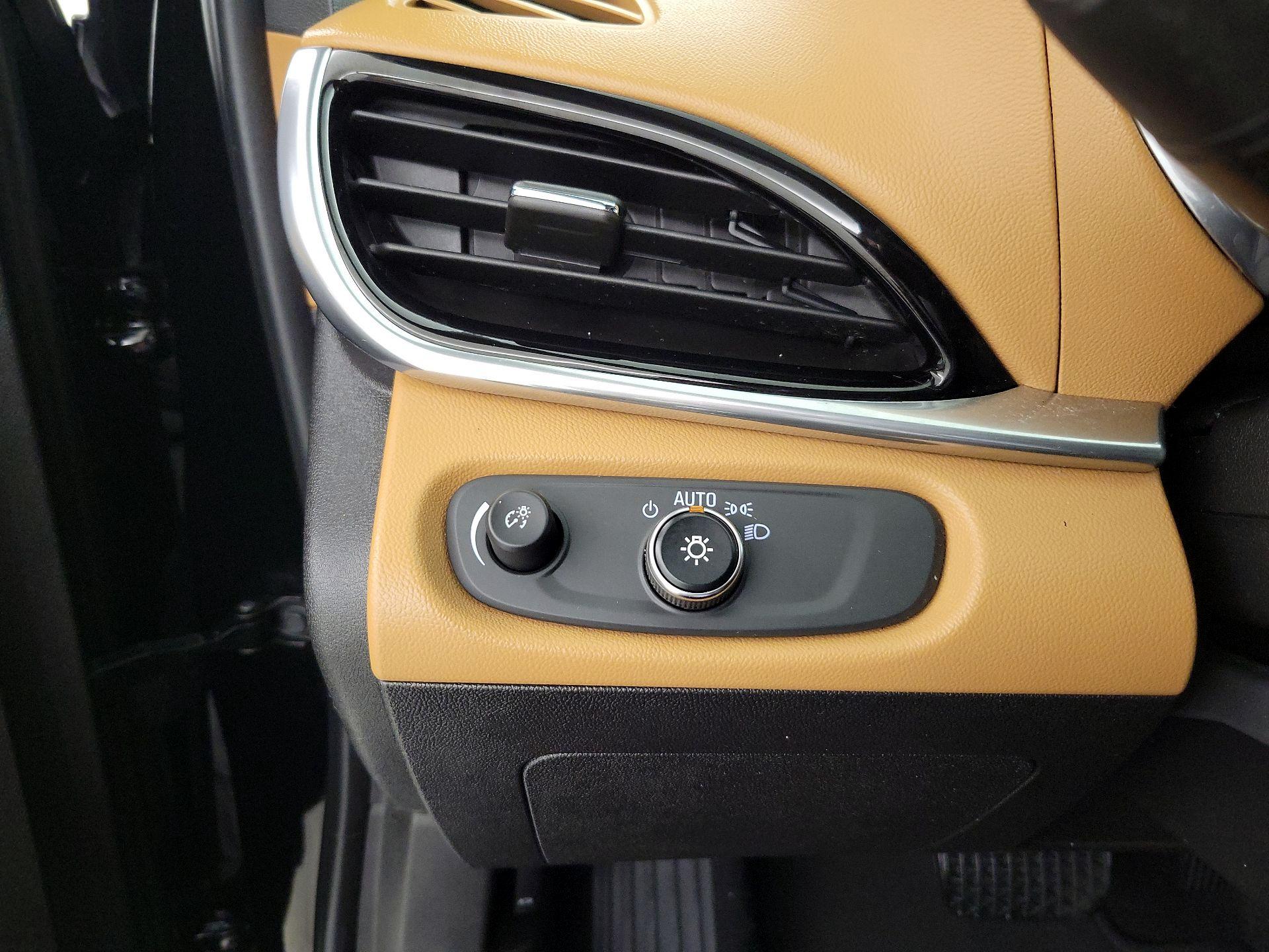 Thumbnail: 2018 Chevrolet Volt - 13