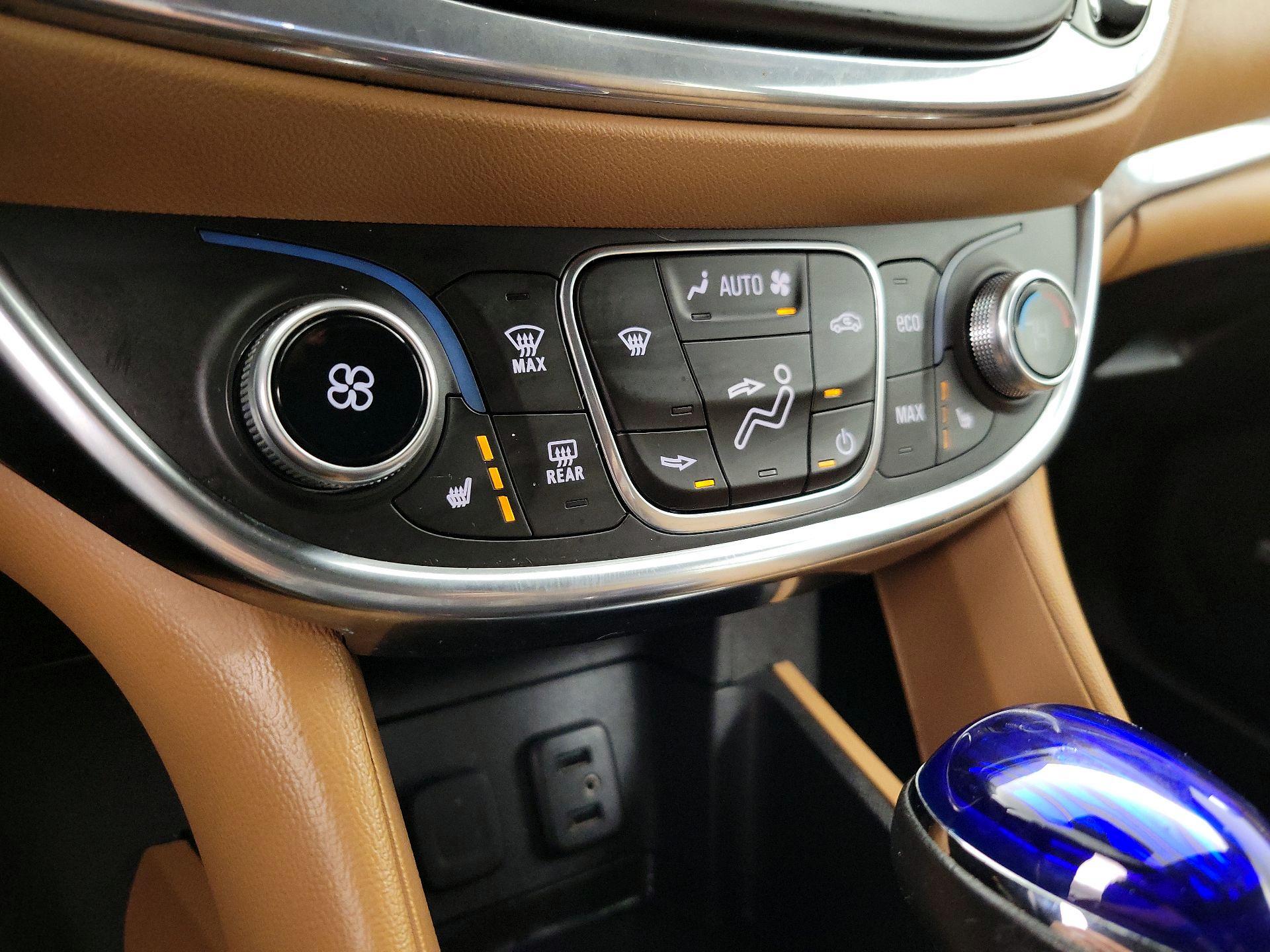 Thumbnail: 2018 Chevrolet Volt - 16