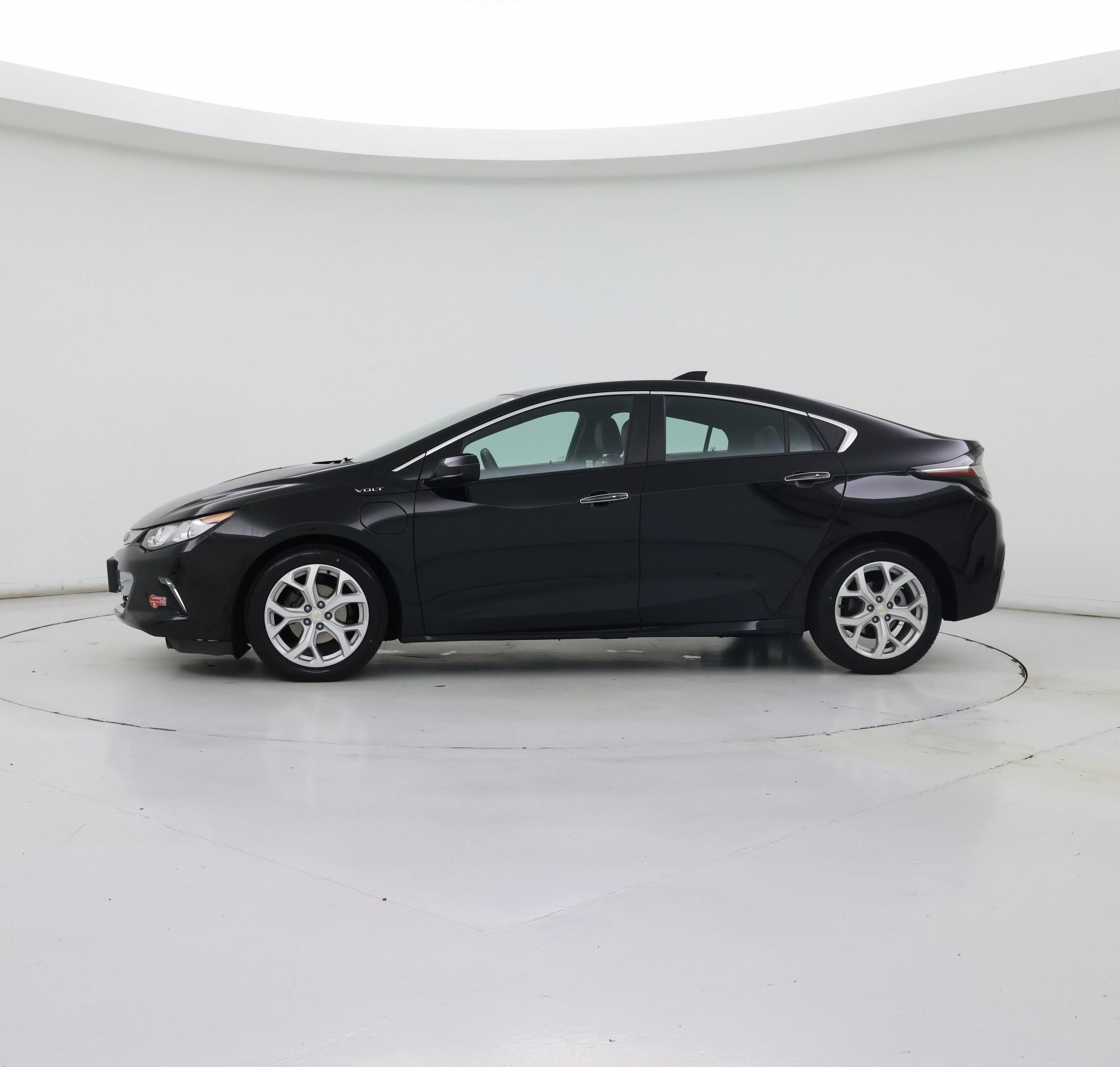 Thumbnail: 2018 Chevrolet Volt - 3