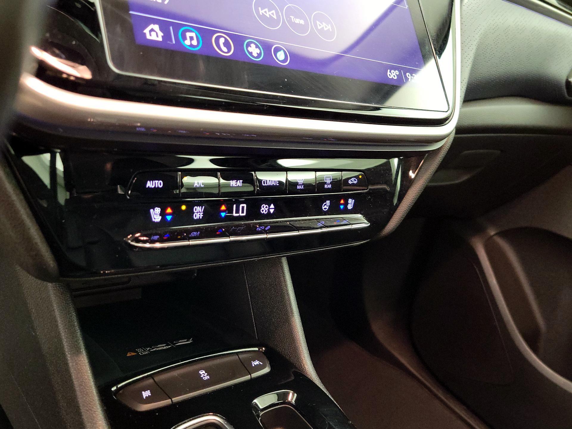 Thumbnail: 2022 Chevrolet Bolt EUV - 16