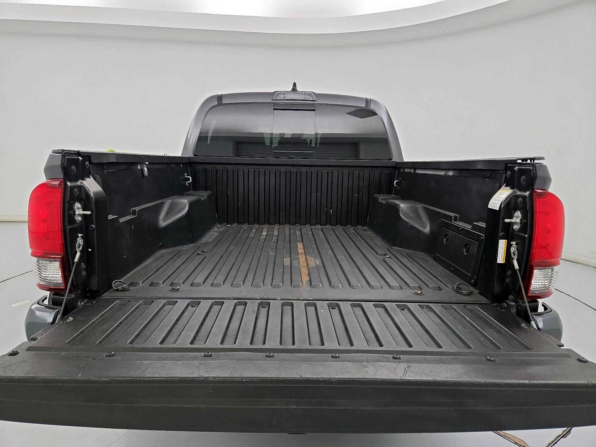 Thumbnail: 2022 Toyota Tacoma - 20